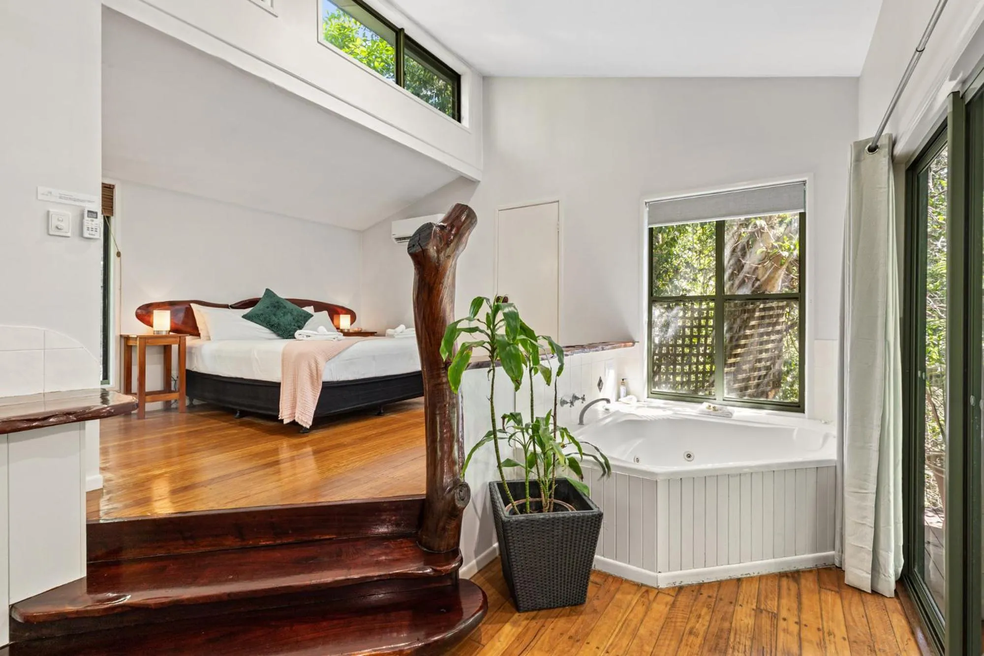 Bed in Hunchy Hideaway