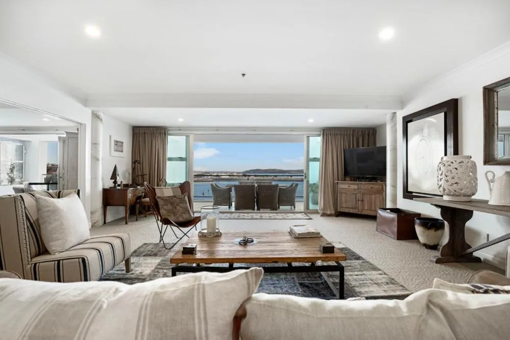 Auckland Waterfront Serviced Apartments on Prince's Wharf