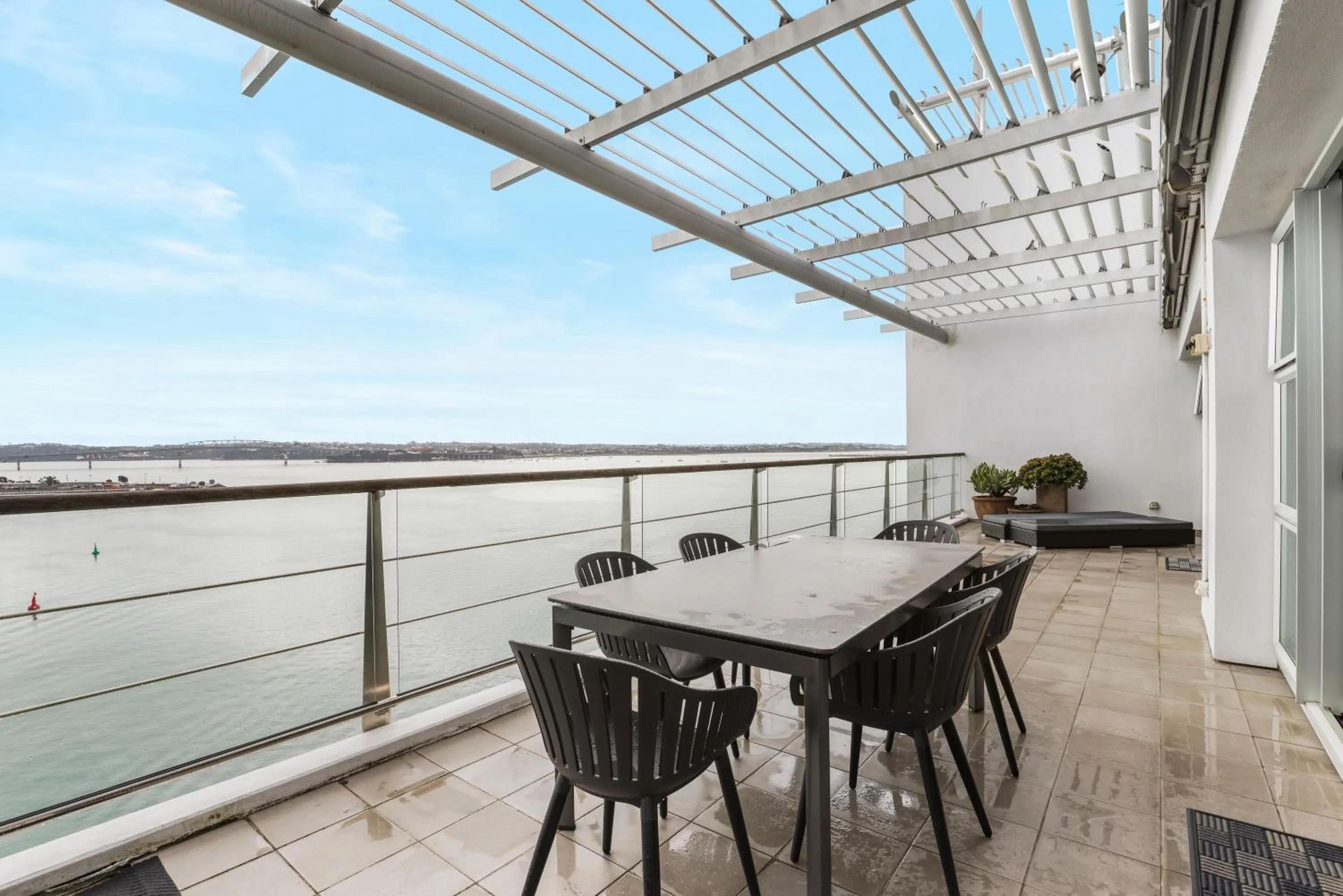 Auckland Waterfront Serviced Apartments on Prince's Wharf