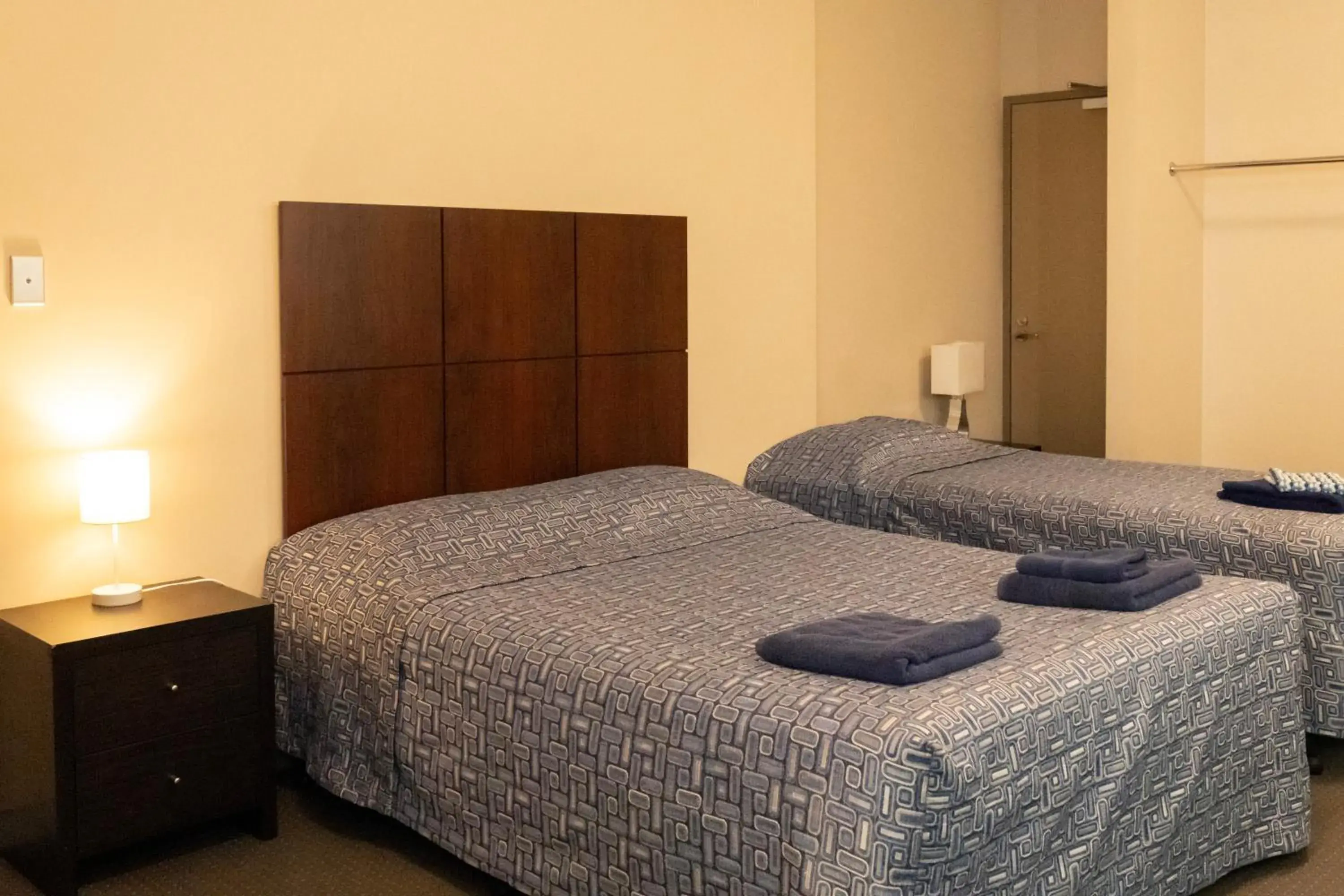 Deluxe Triple Room in The Bexley Motel Deluxe Triple Room in The Bexley Motel