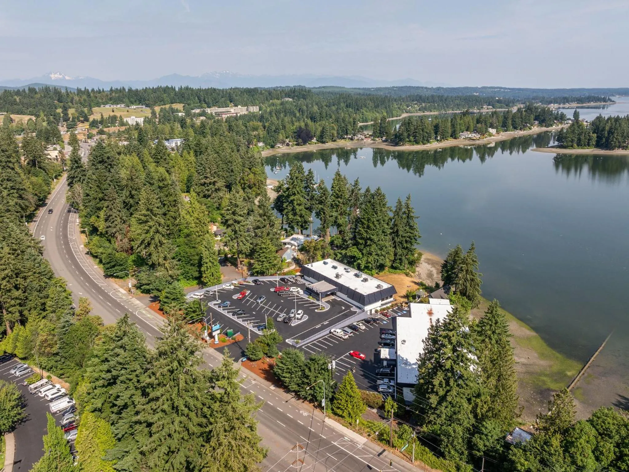 Oyster Bay Inn & Suites