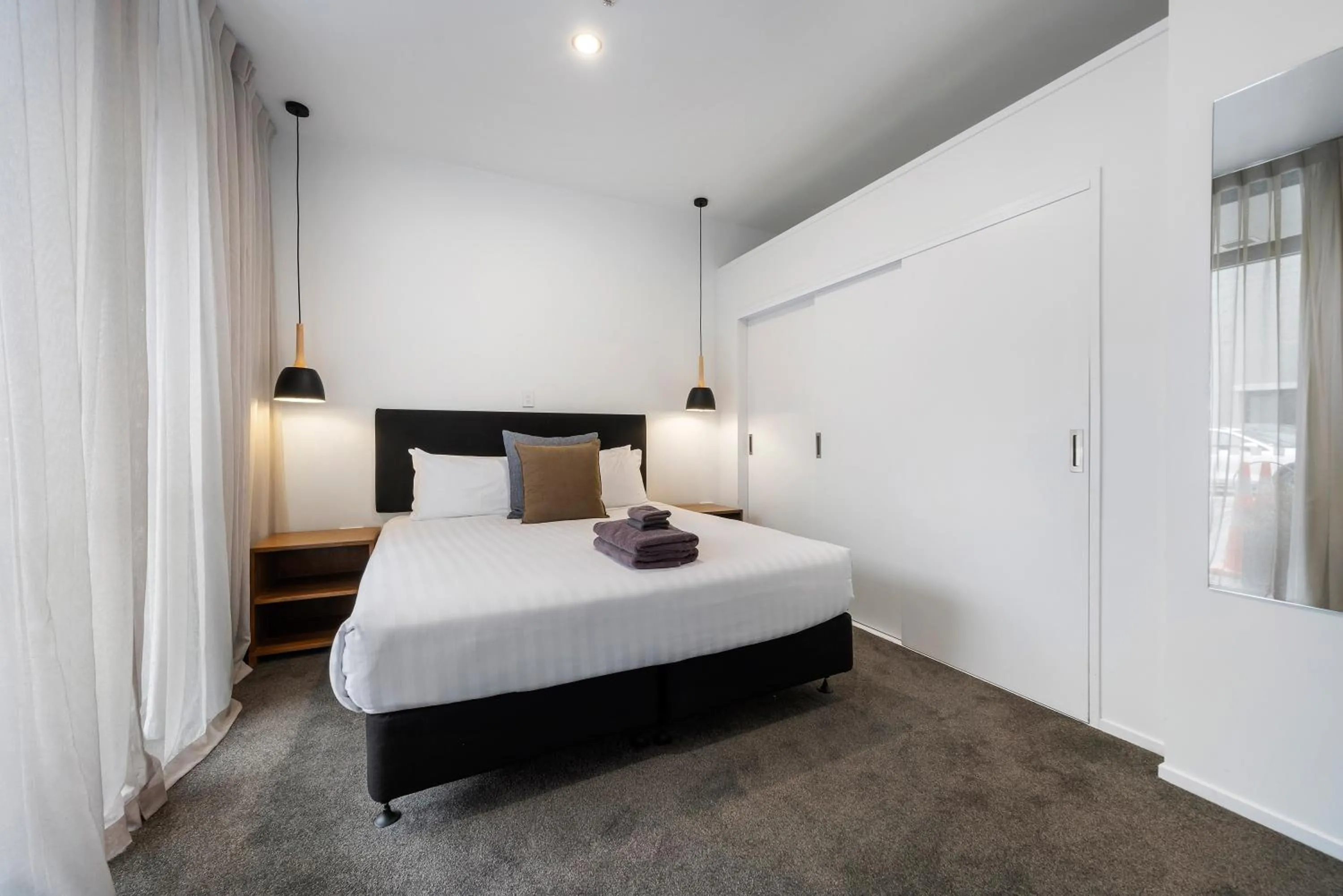 Bedroom, Bed in Southwark Hotel & Apartments