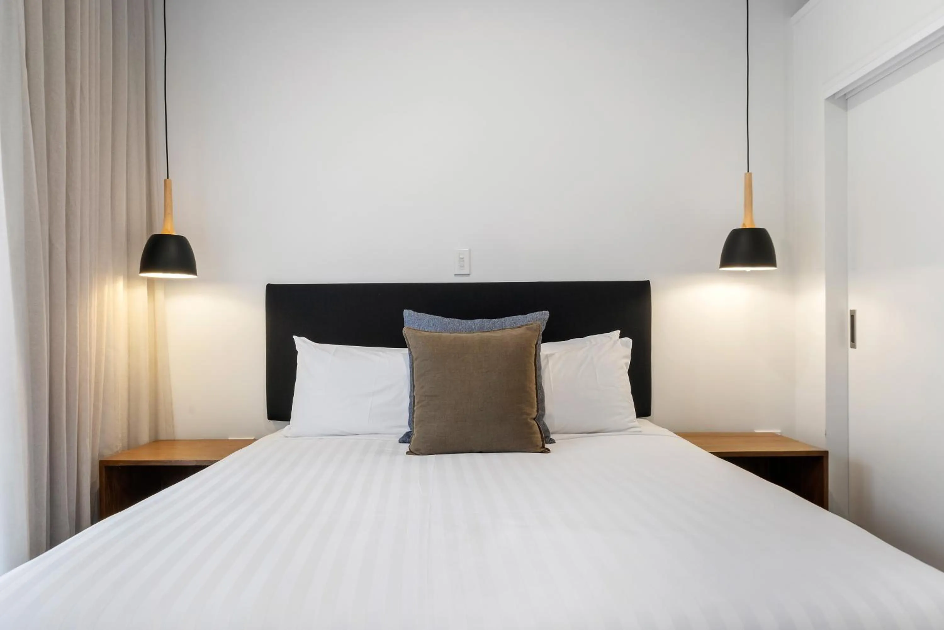 Bedroom, Bed in Southwark Hotel & Apartments