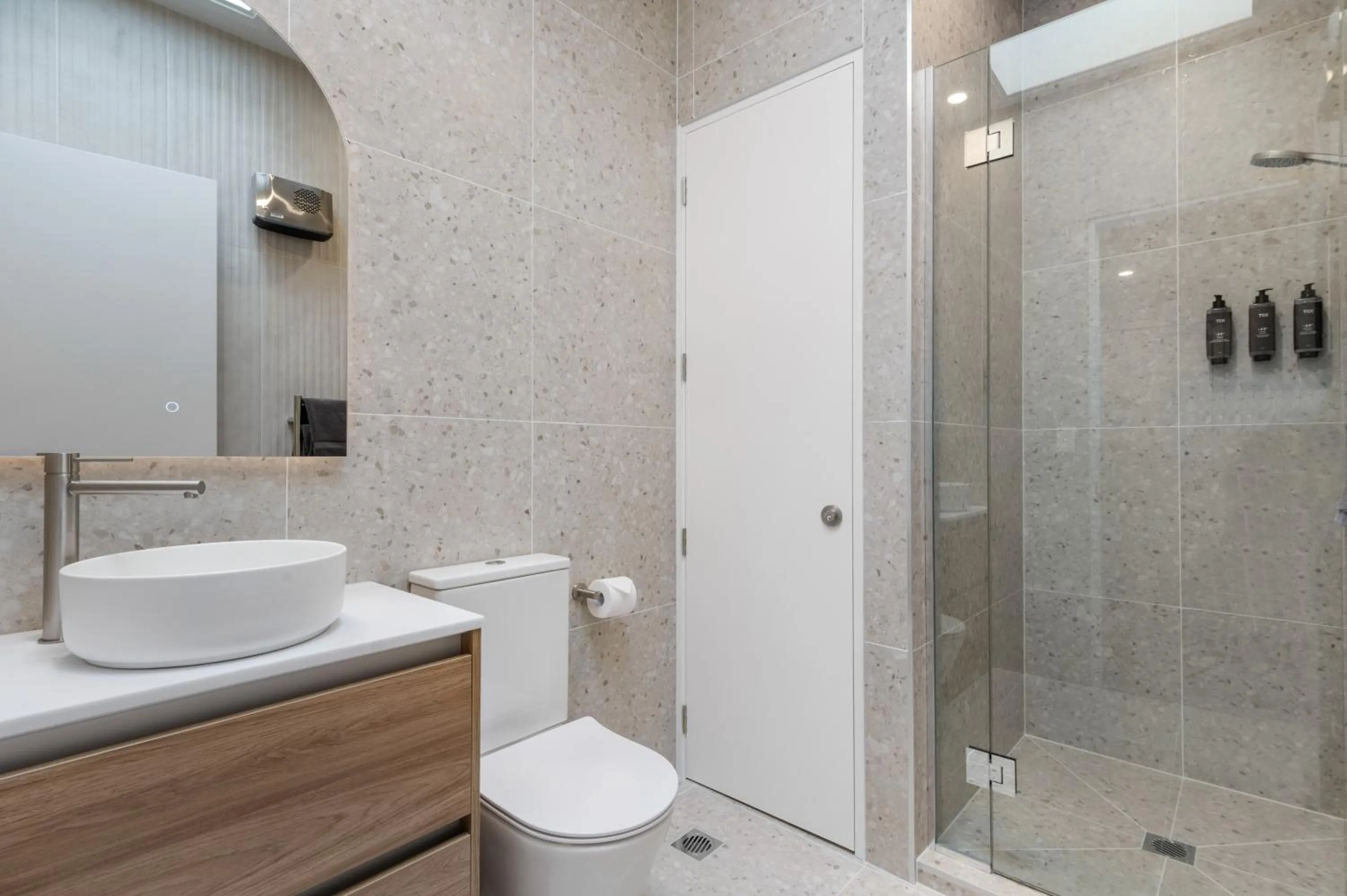 Bathroom in Southwark Hotel & Apartments