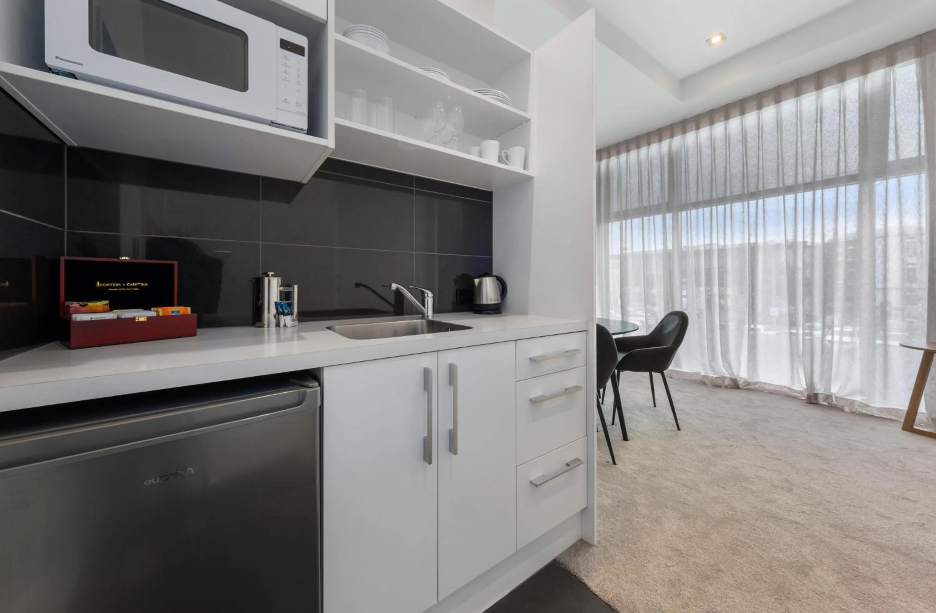 Kitchen or kitchenette in Southwark Hotel & Apartments
