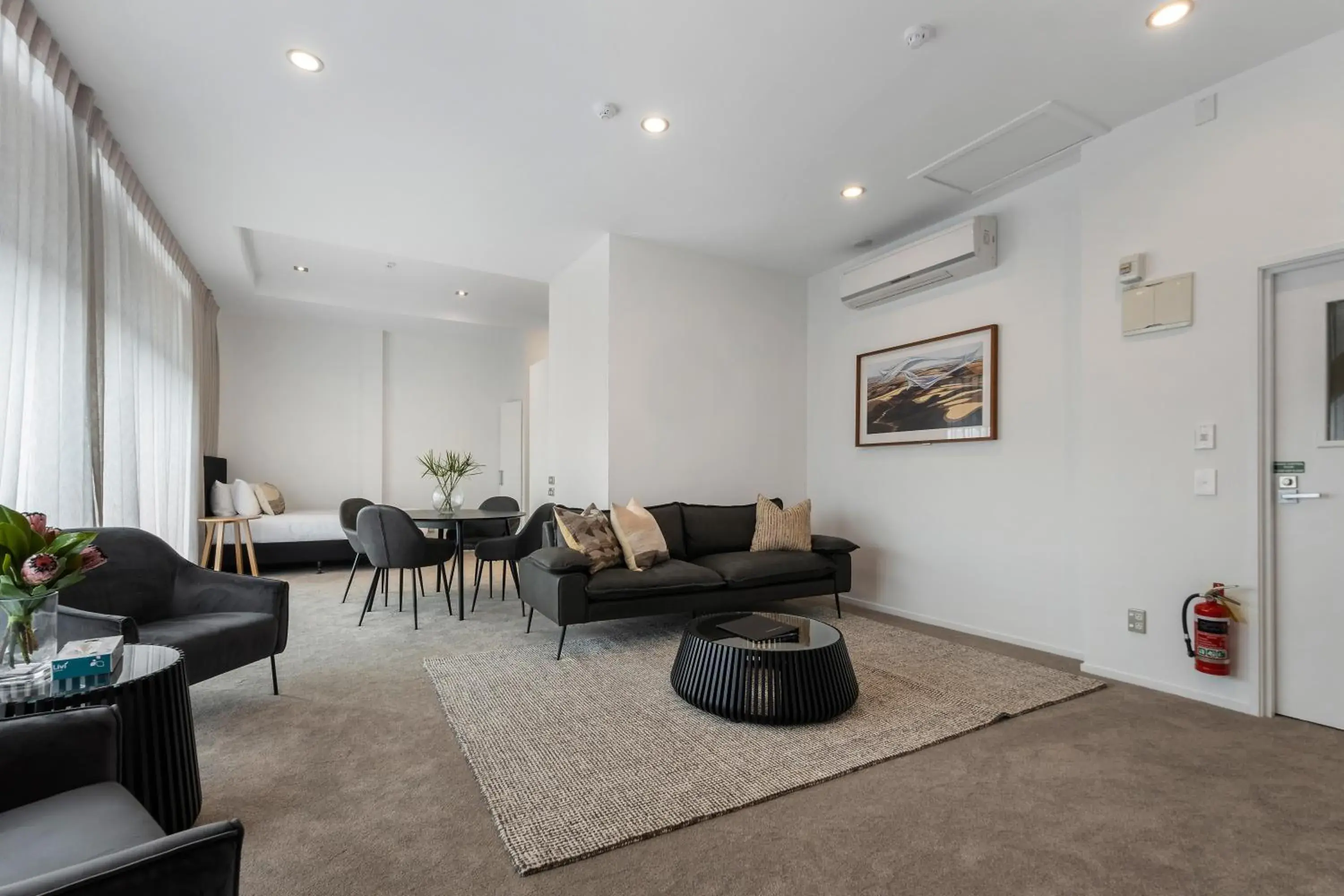 Executive One-Bedroom Apartment in Southwark Hotel & Apartments Executive One-Bedroom Apartment in Southwark Hotel & Apartments