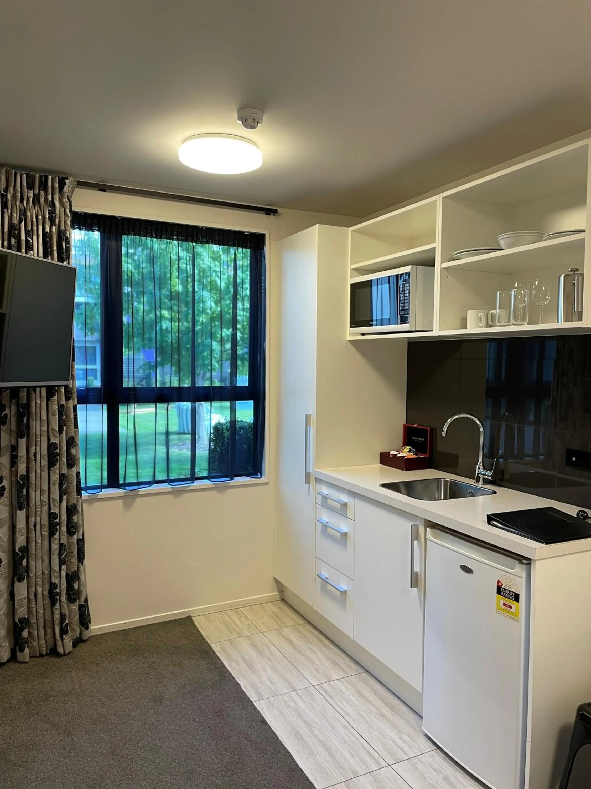 Kitchen or kitchenette in Southwark Hotel & Apartments