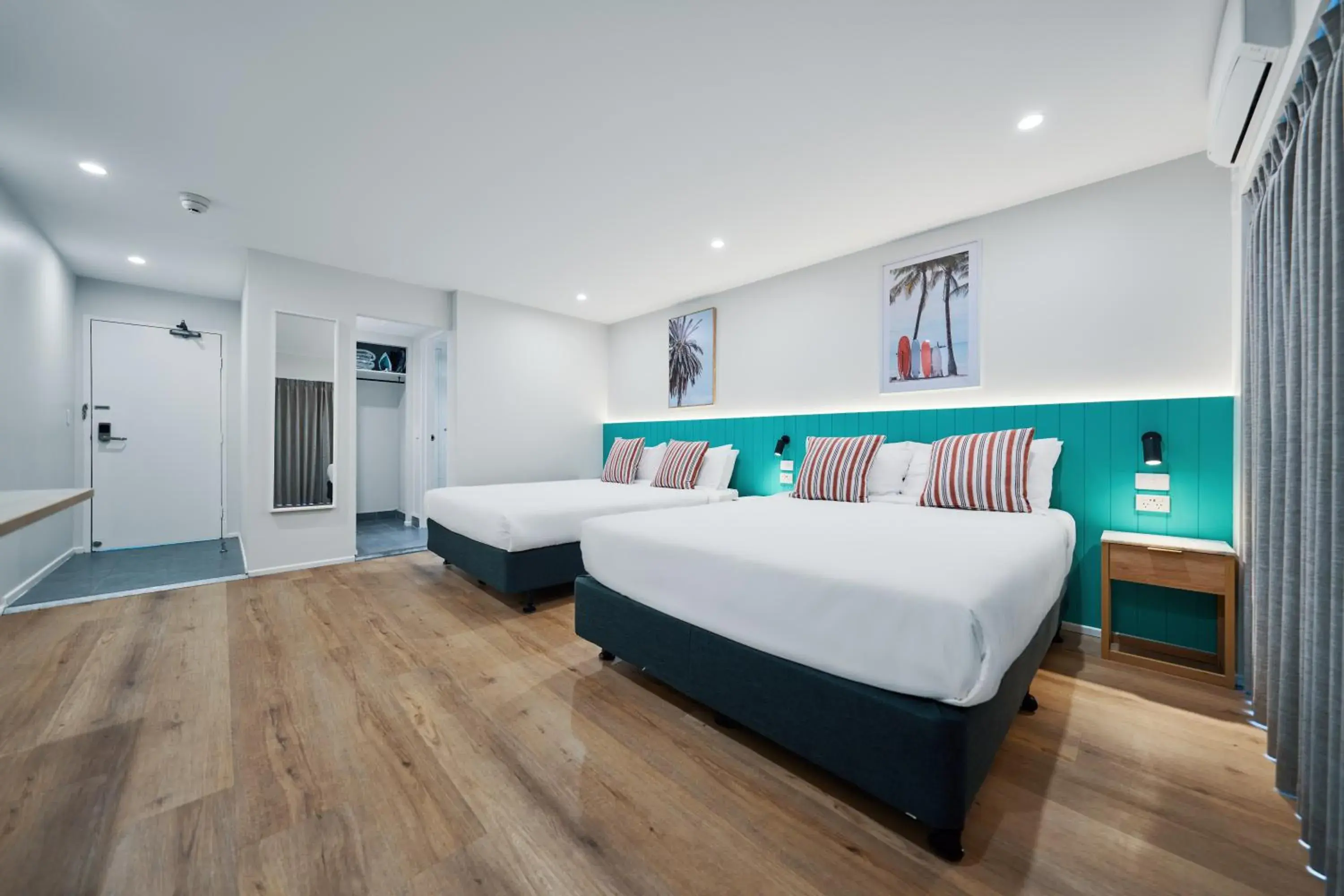 Twin Room in Red Star Palm Beach Twin Room in Red Star Palm Beach