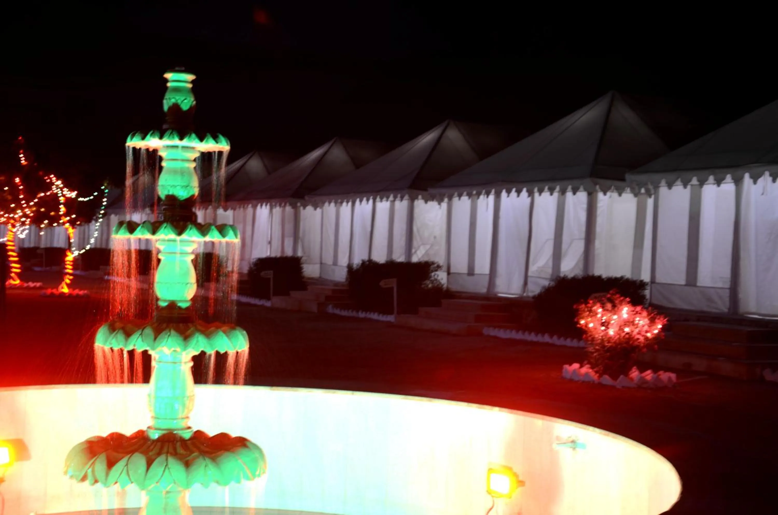 Area and facilities in Oasis camp sam