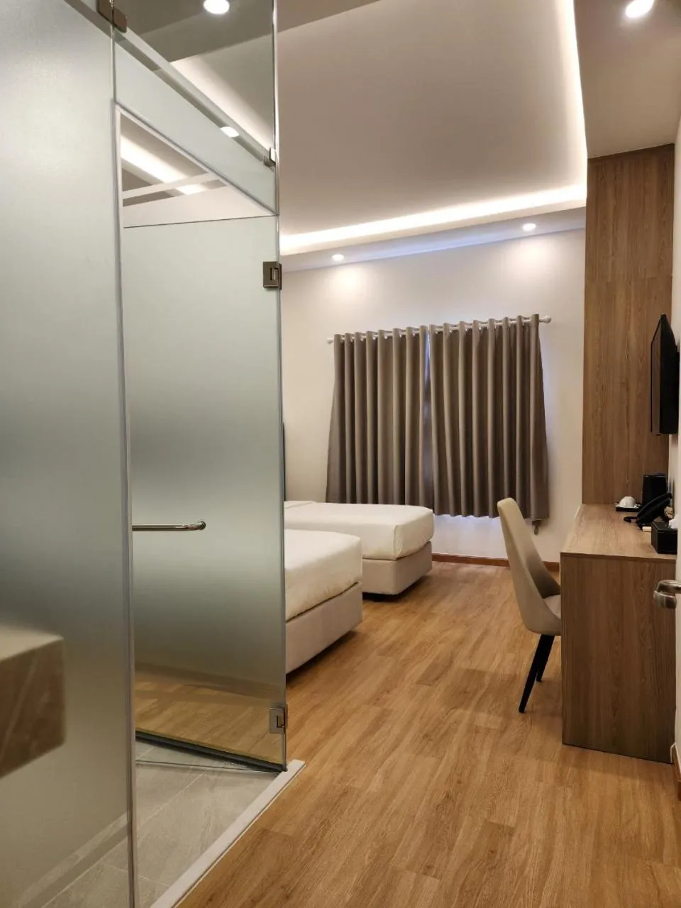 Bedroom, Bed in Ruby Hotel