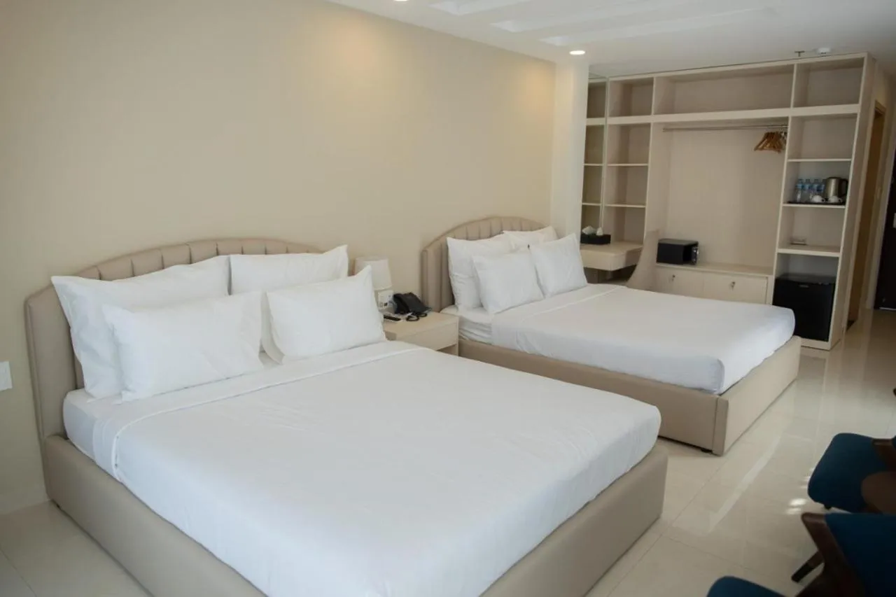 Bedroom, Bed in Ruby Hotel