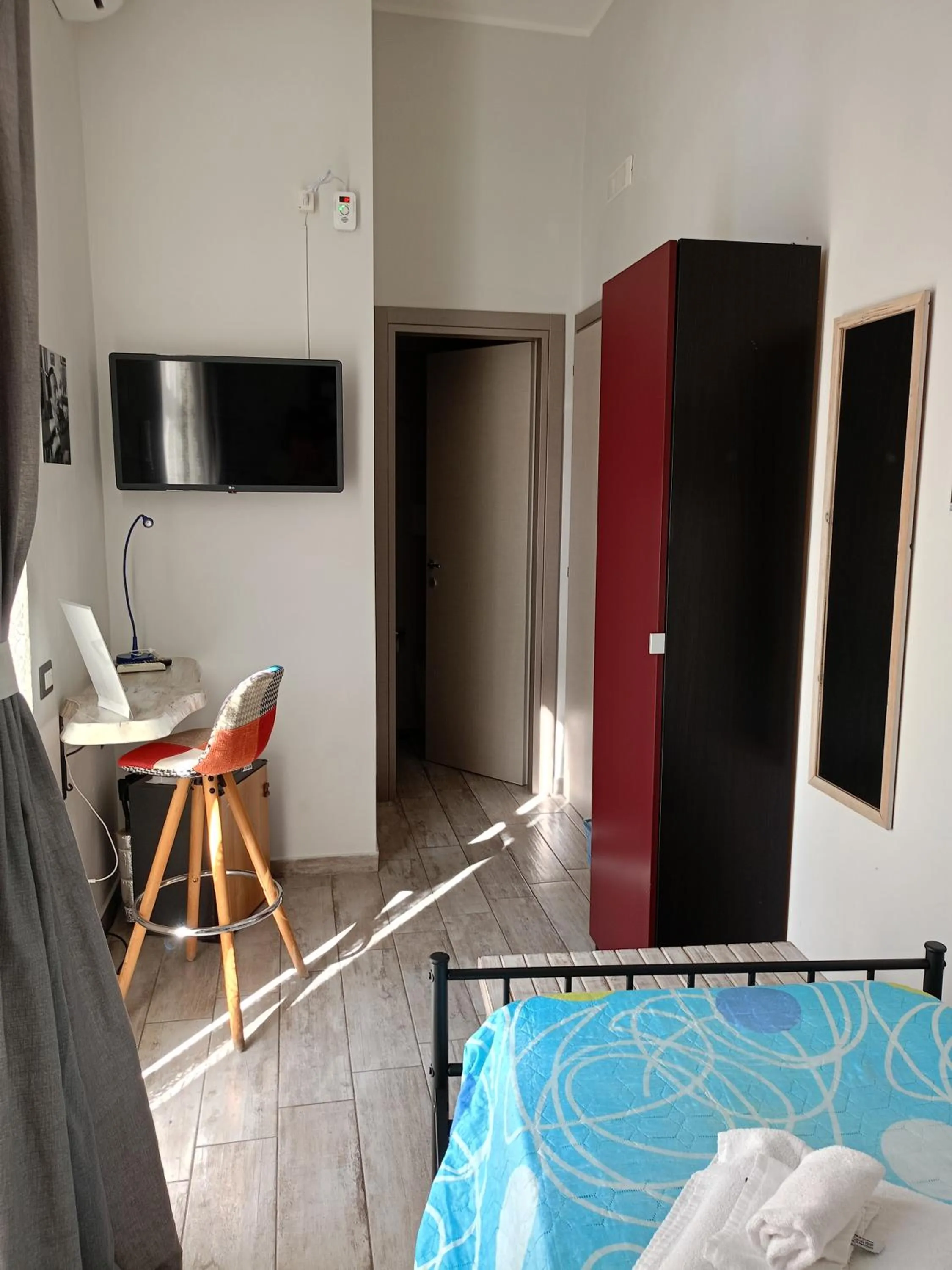 Communal lounge/ TV room, Bed in Artisti Bed&Dreams