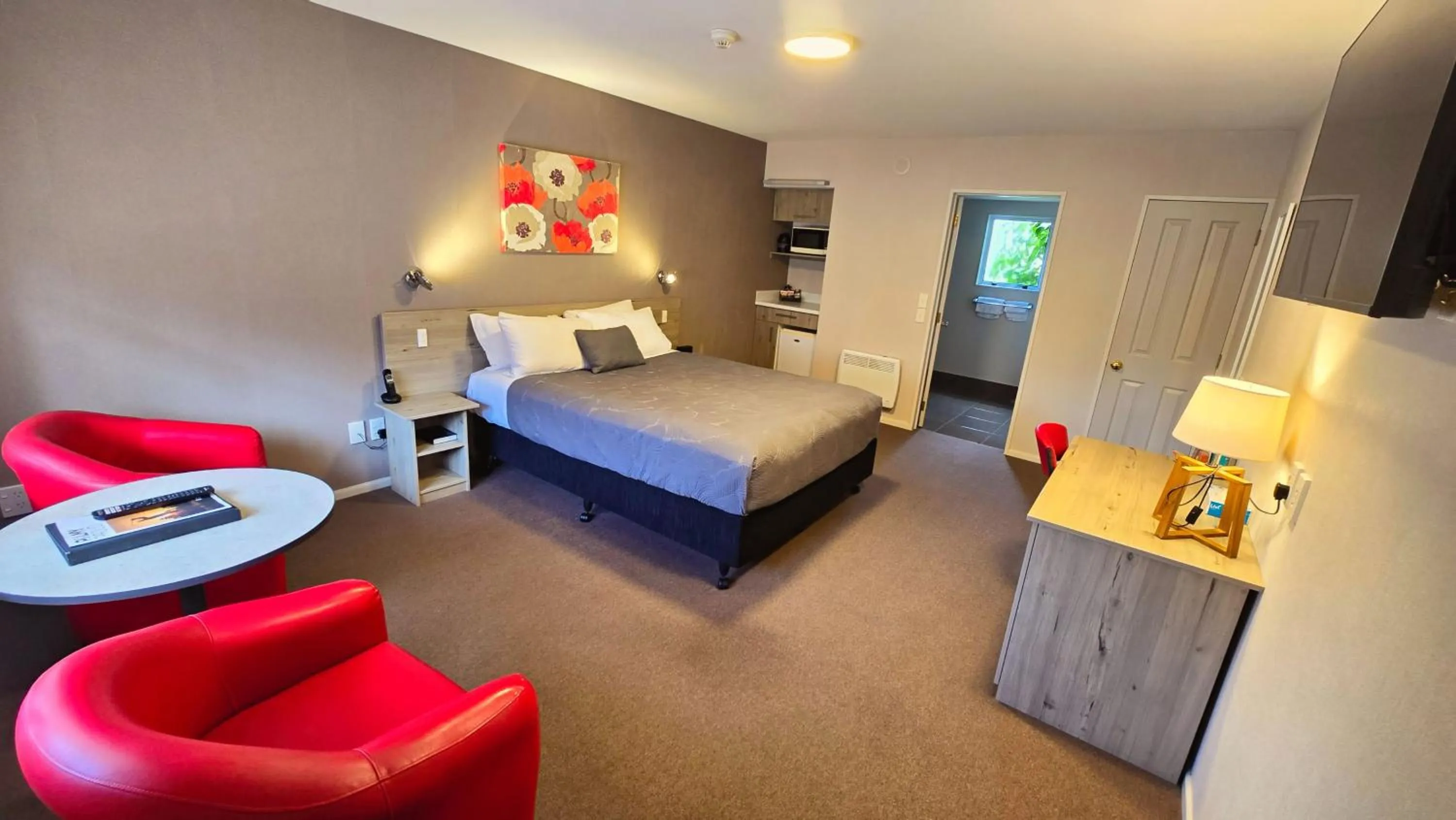 Bed in Carramar Motor Inn