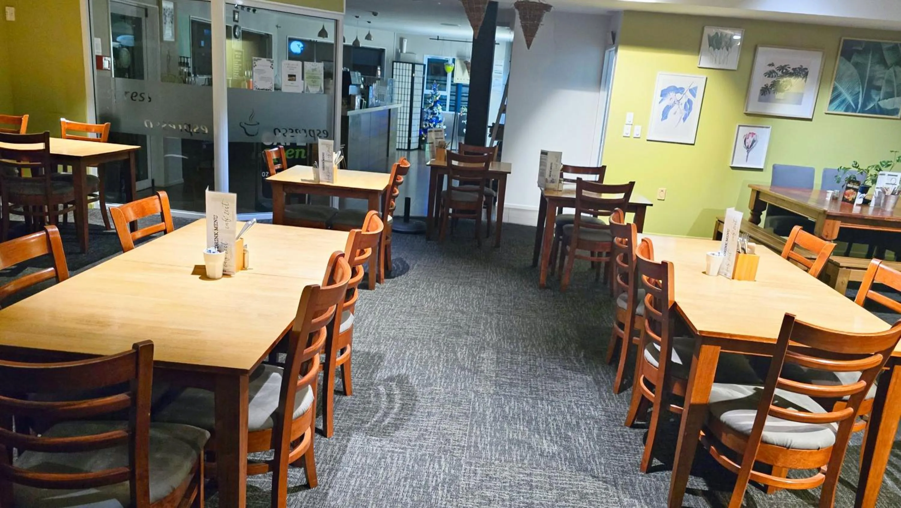 Restaurant/places to eat in Carramar Motor Inn