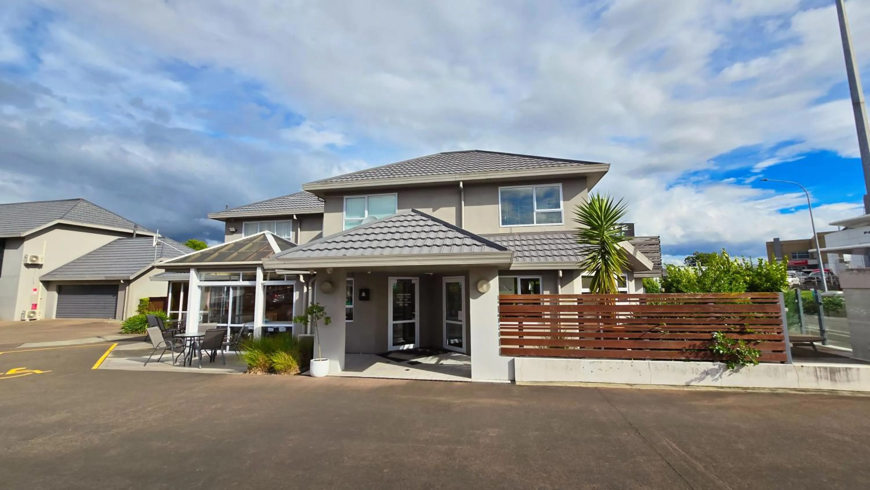 Property building in Carramar Motor Inn