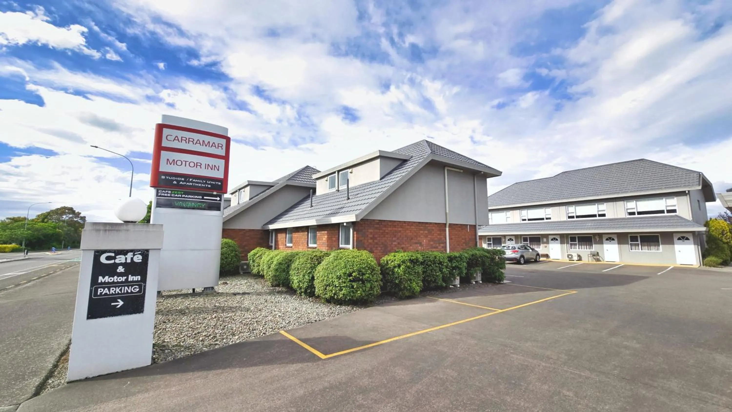 Property building in Carramar Motor Inn