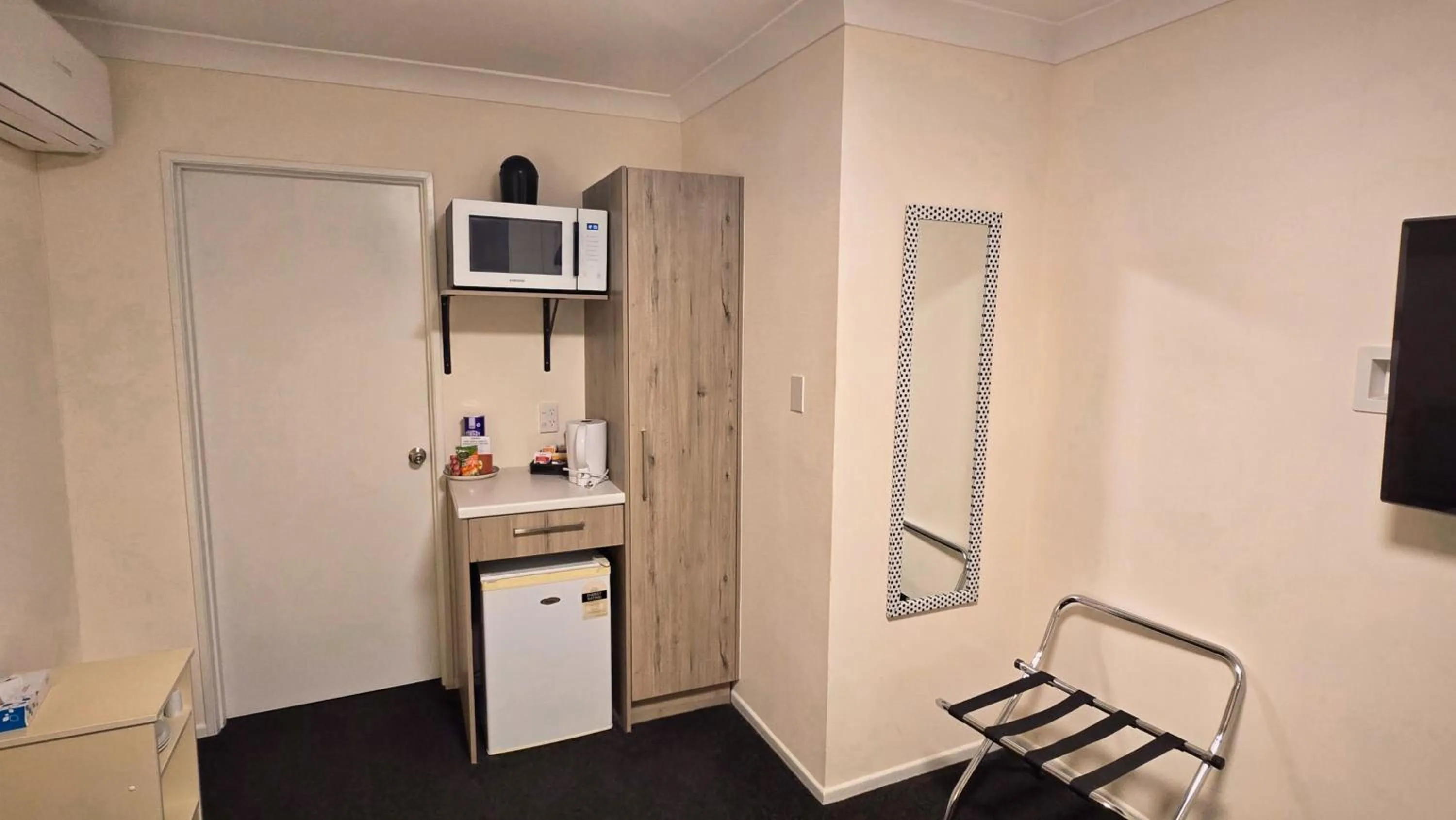 TV and multimedia in Carramar Motor Inn