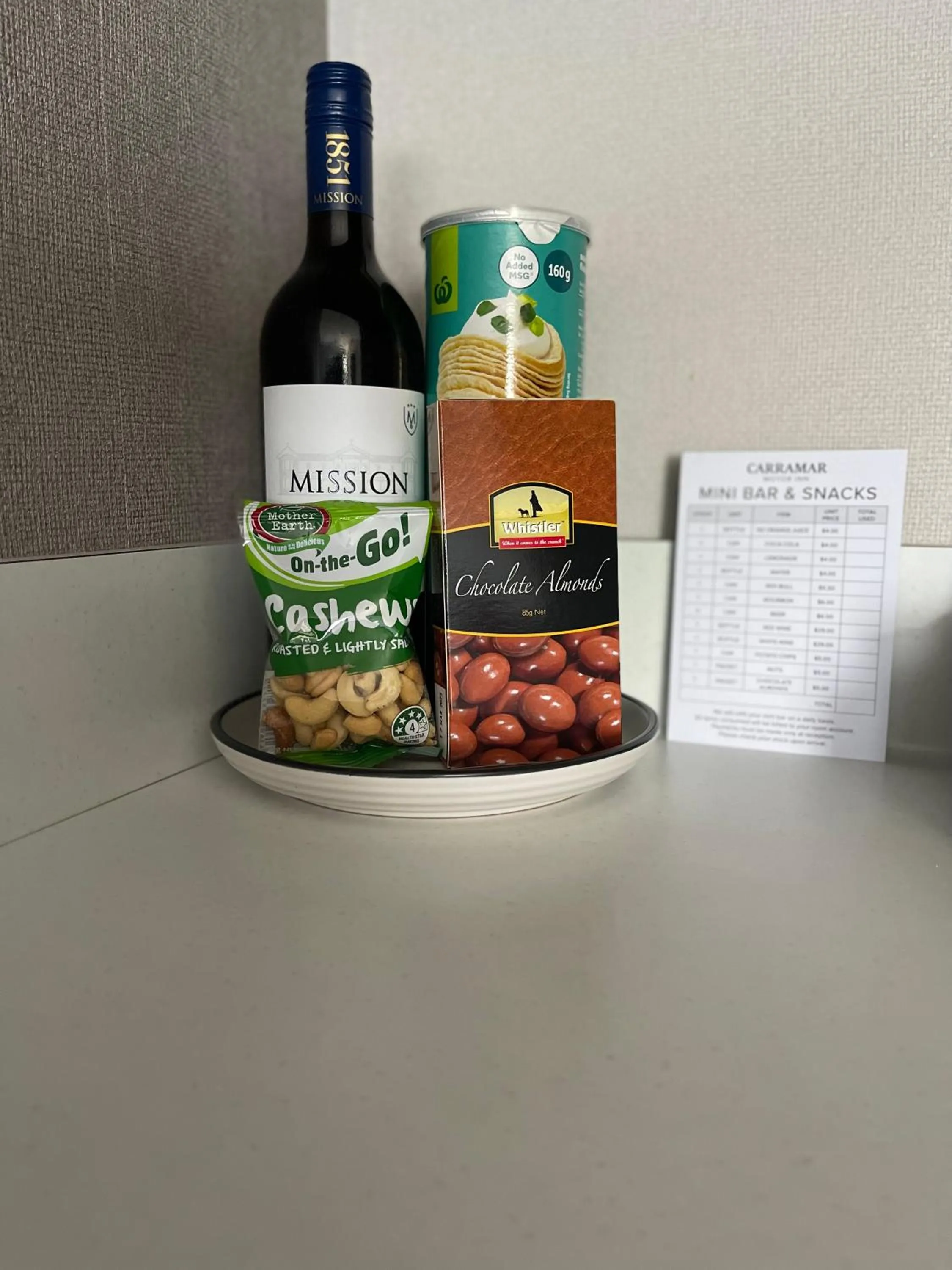 oven in Carramar Motor Inn