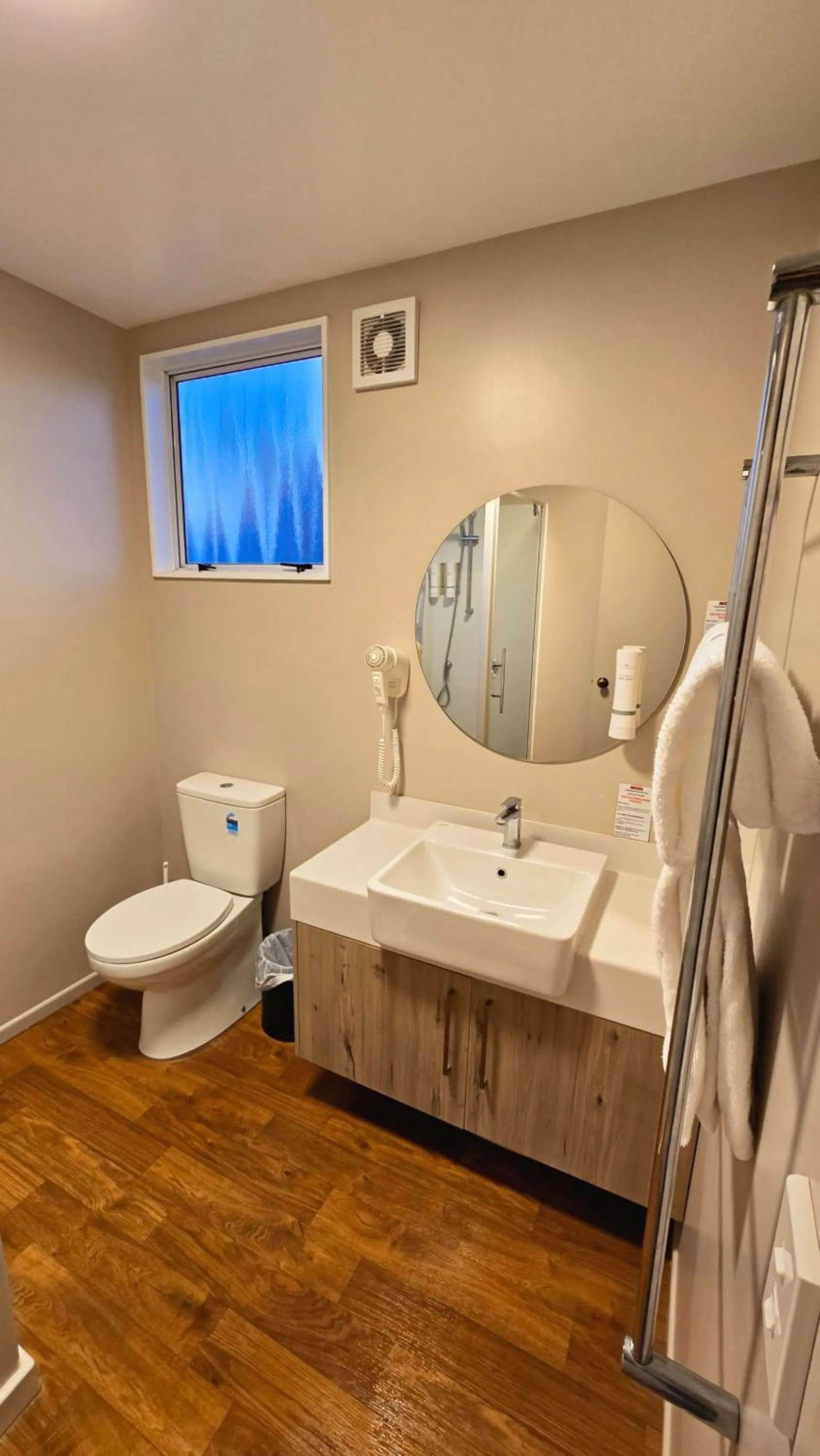 Toilet in Carramar Motor Inn