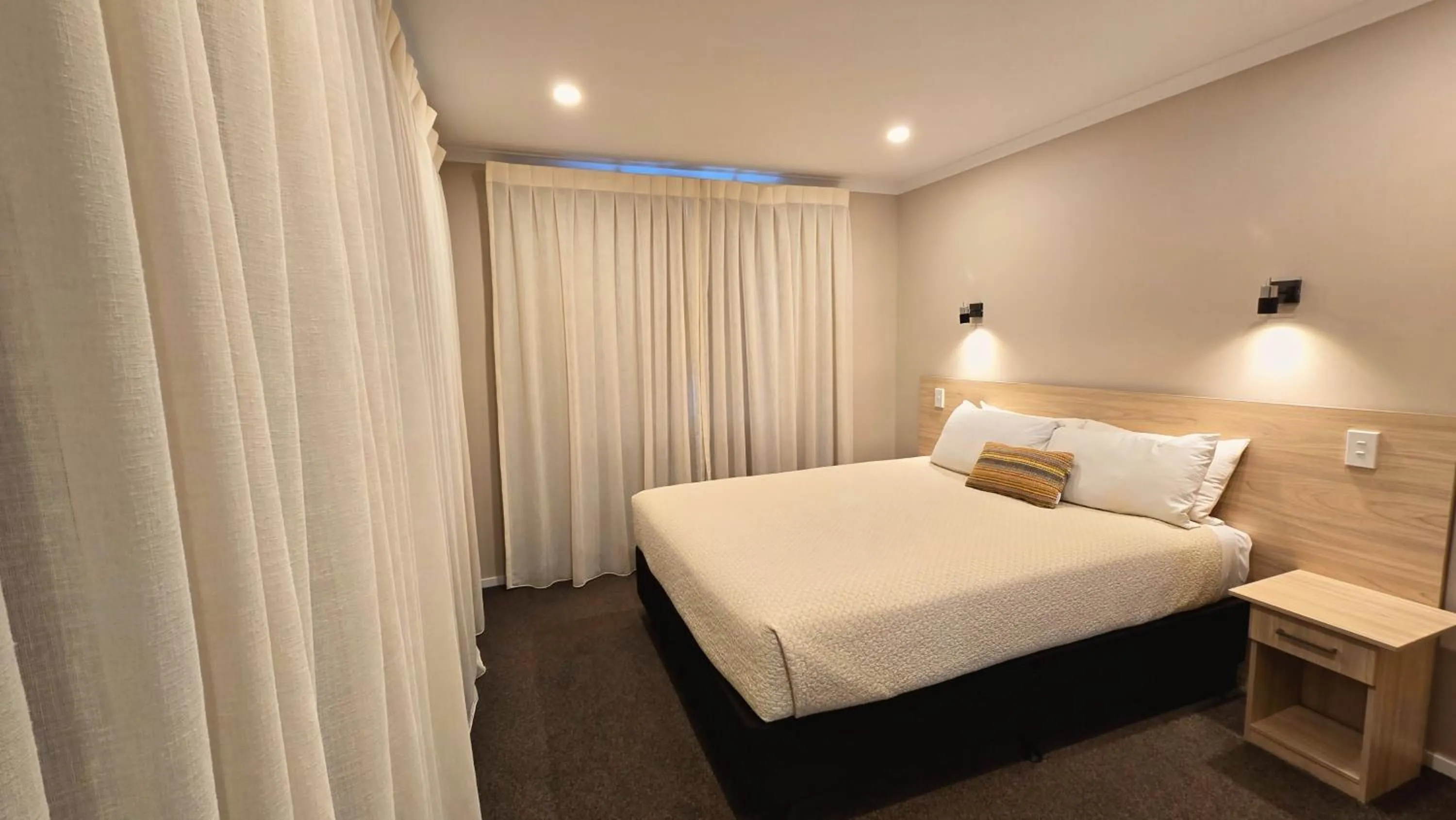 Photo of the whole room, Bed in Carramar Motor Inn