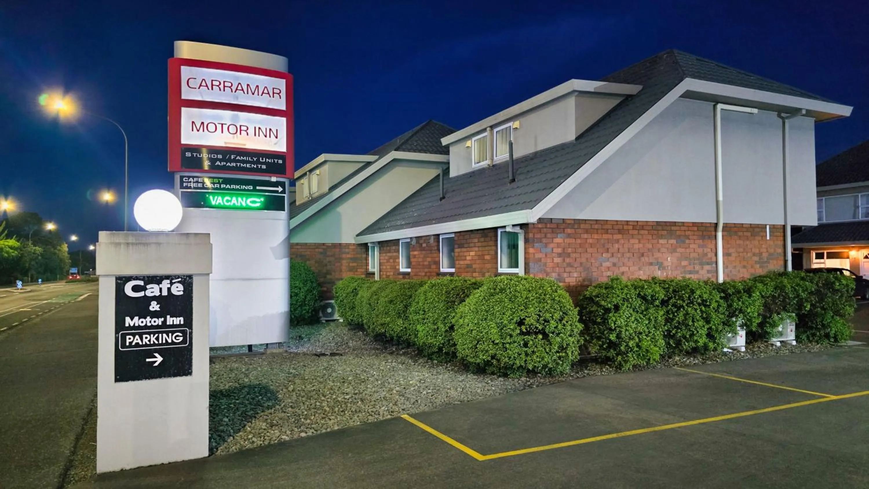 Property building in Carramar Motor Inn
