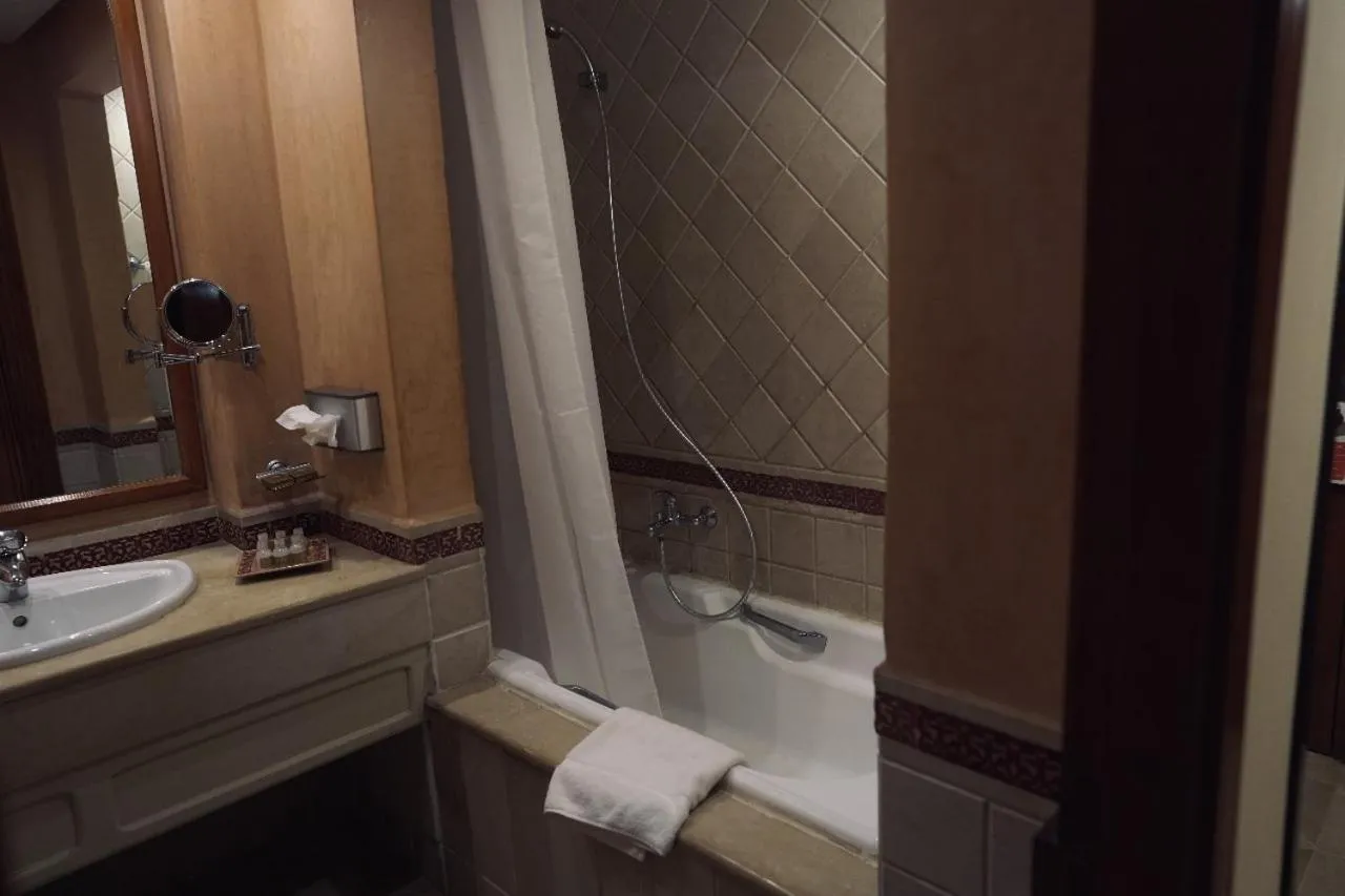 Toilet in Alhambra Thalasso