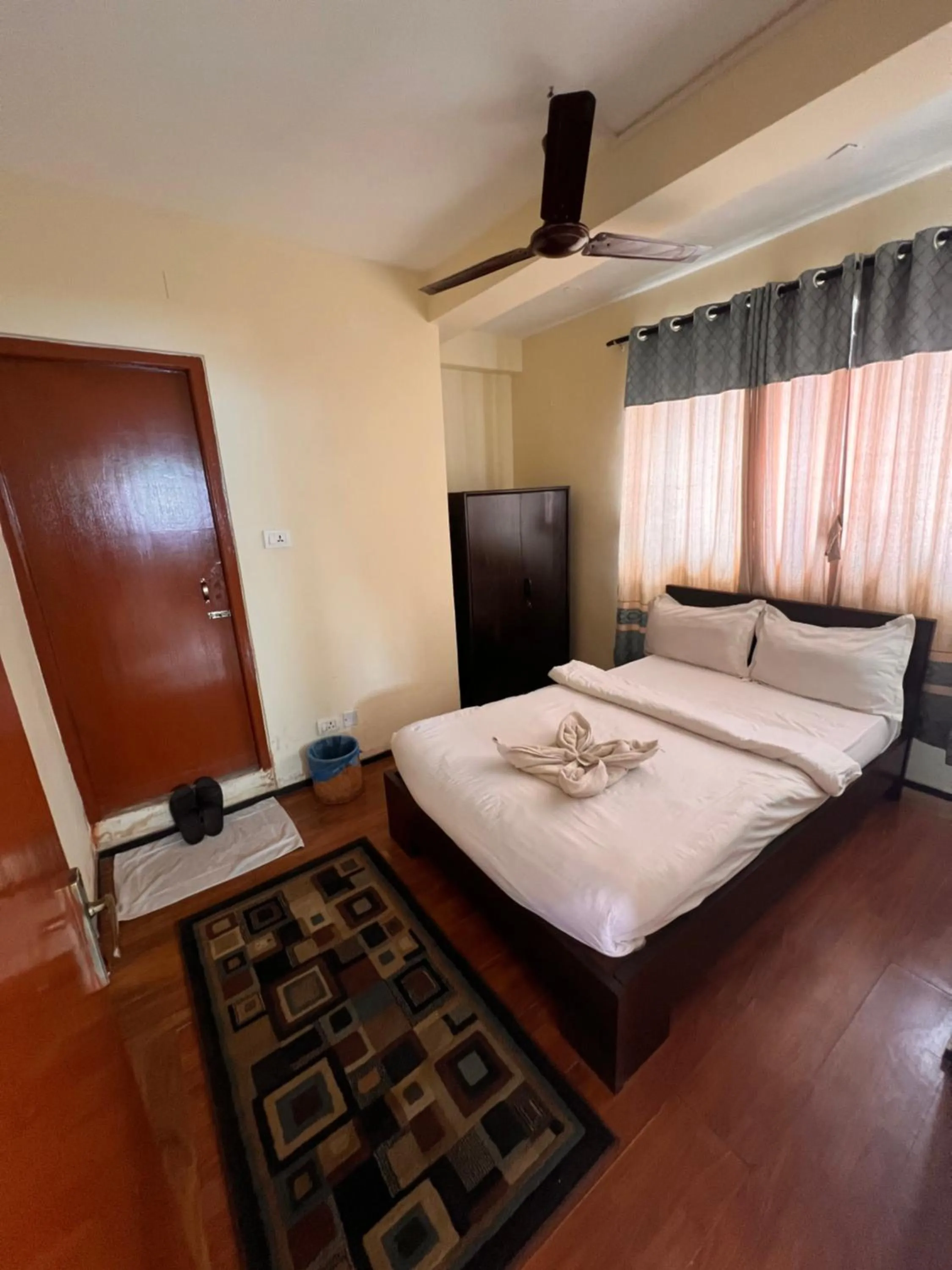 Bedroom, Bed in Hotel Family Home