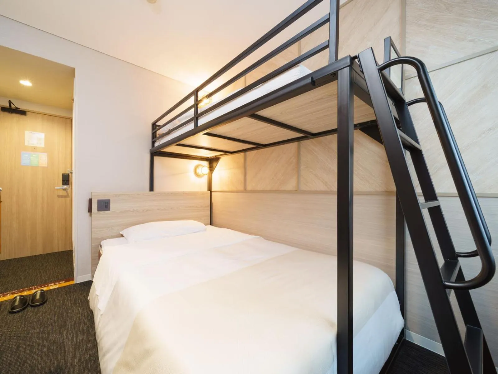 Bed in Super Hotel Midosujisen Esaka