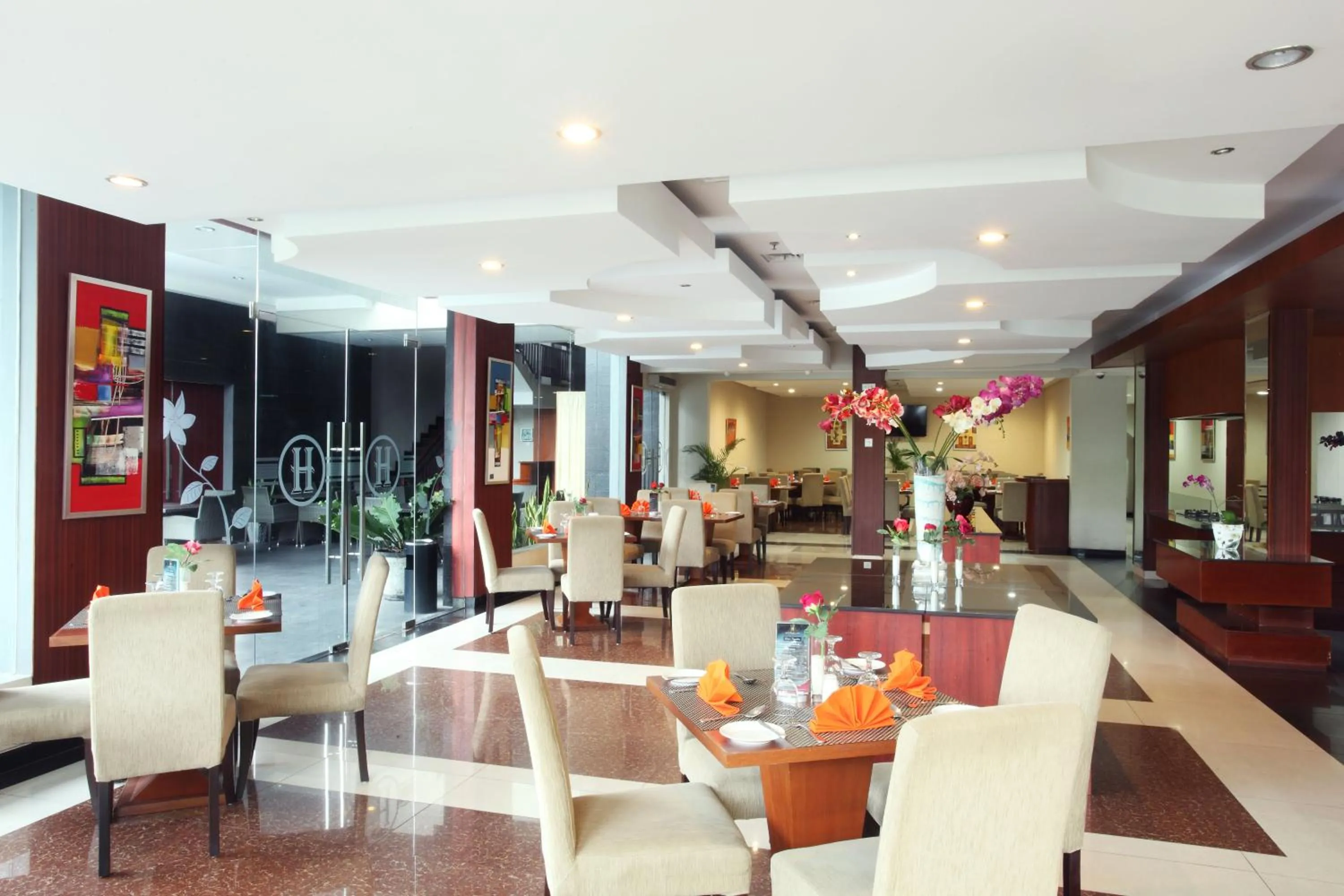 Restaurant/places to eat in Grand Hatika Hotel