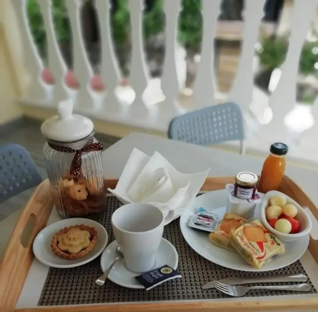 Family Room with Private Bathroom in DolceSosta B&B Family Room with Private Bathroom in DolceSosta B&B