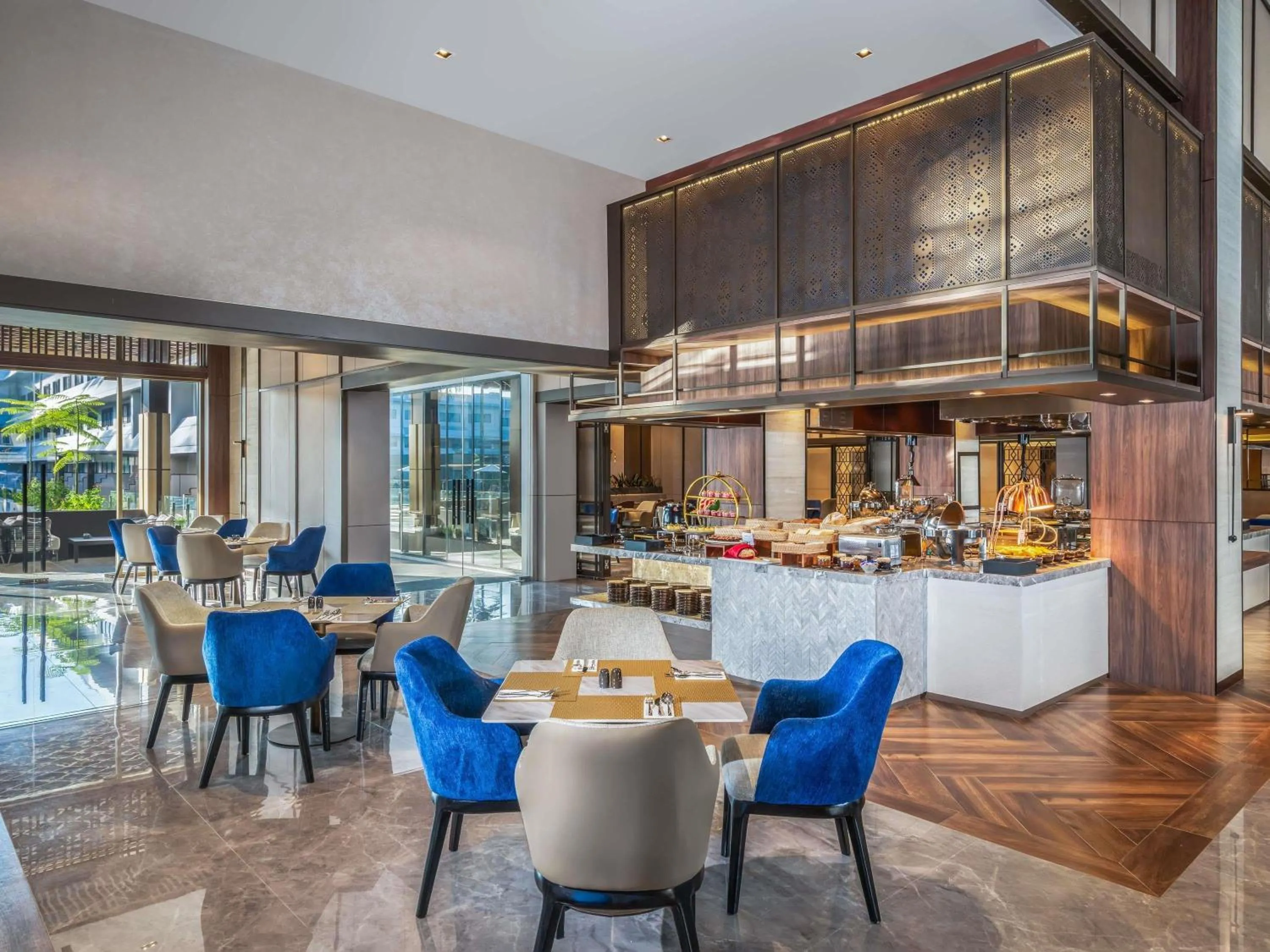 Restaurant/places to eat in Novotel Pontianak Convention Centre