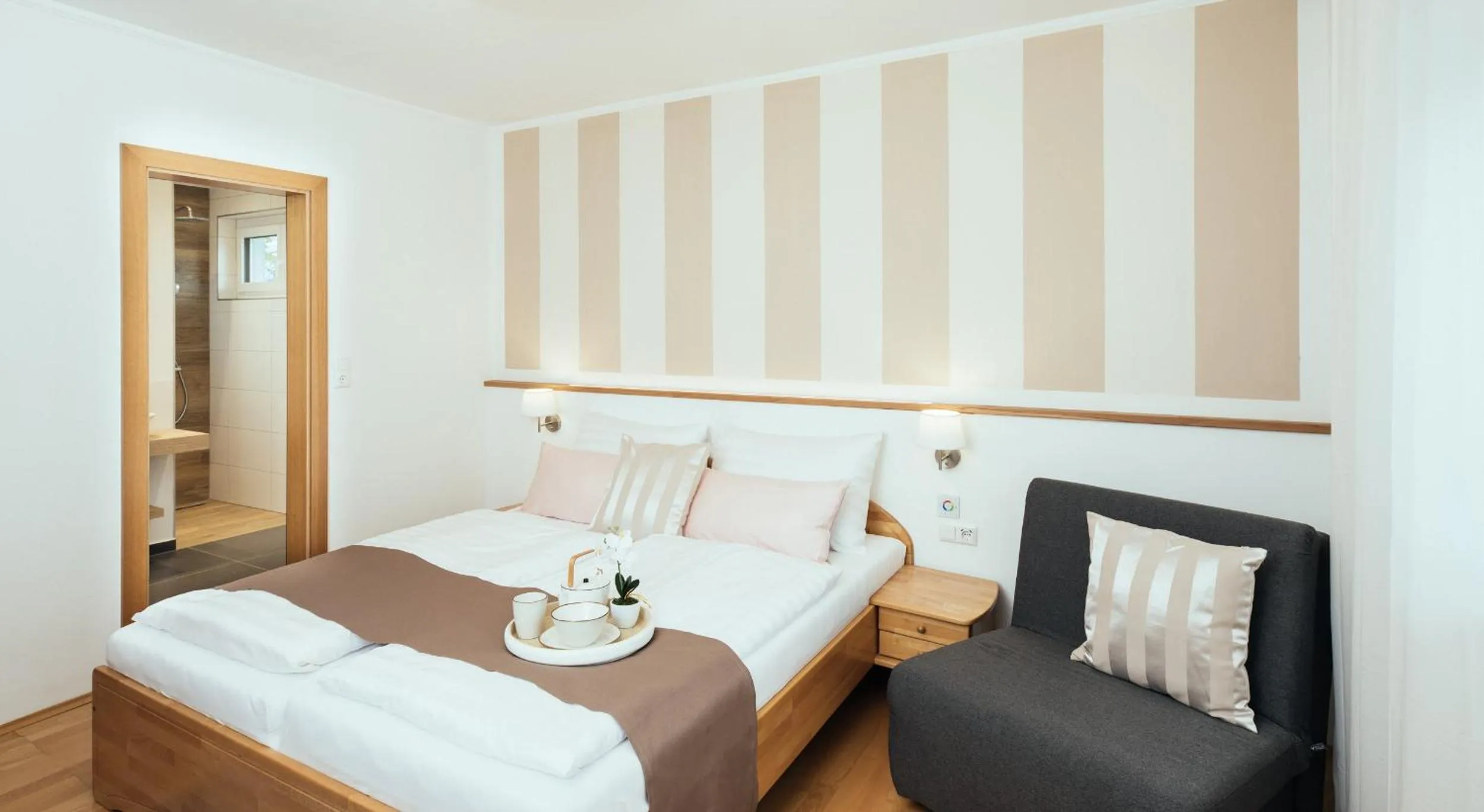 Photo of the whole room, Bed in Pension Auszeit Velden