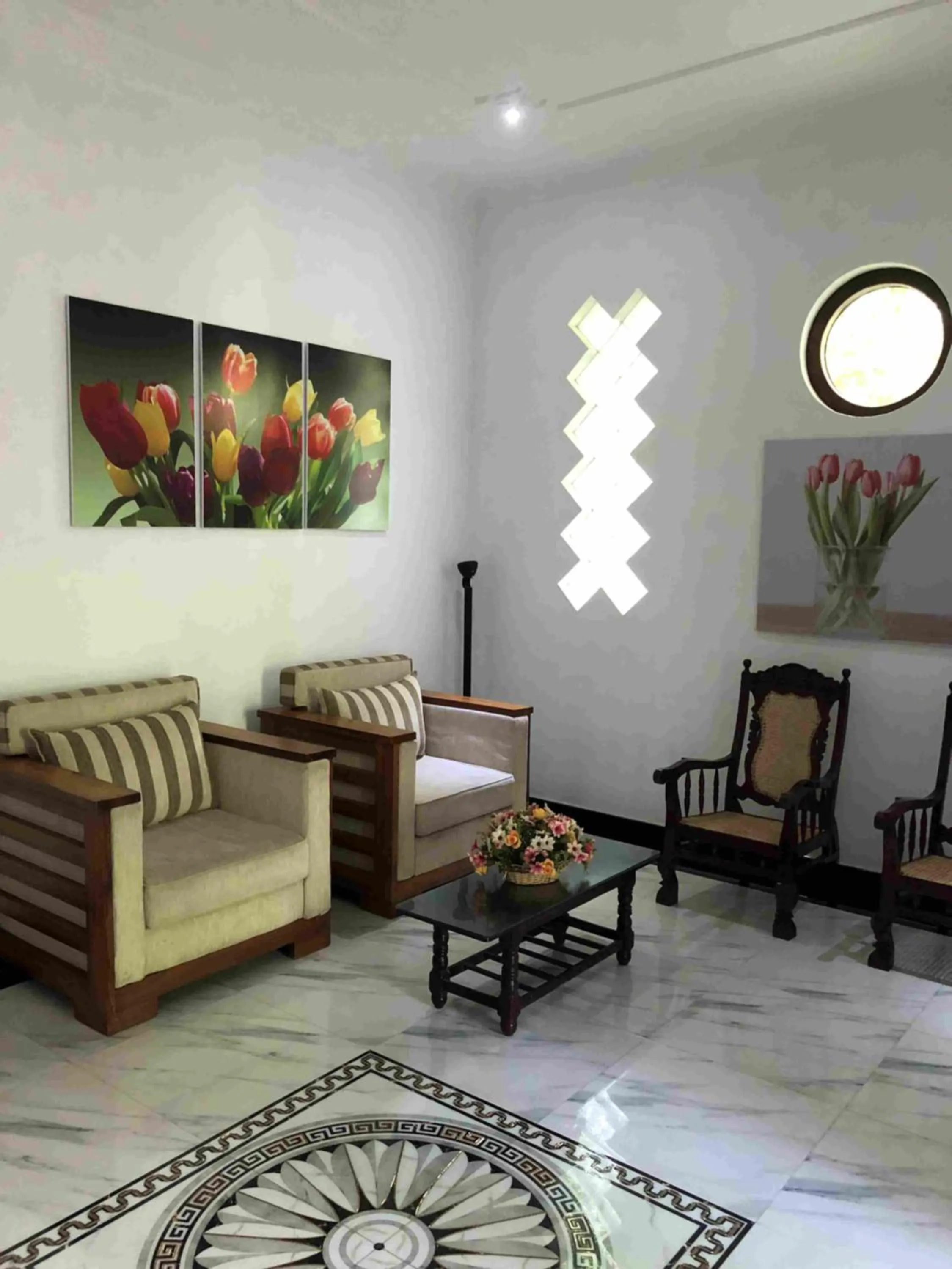 Living room in SRI LANKAN VILLA