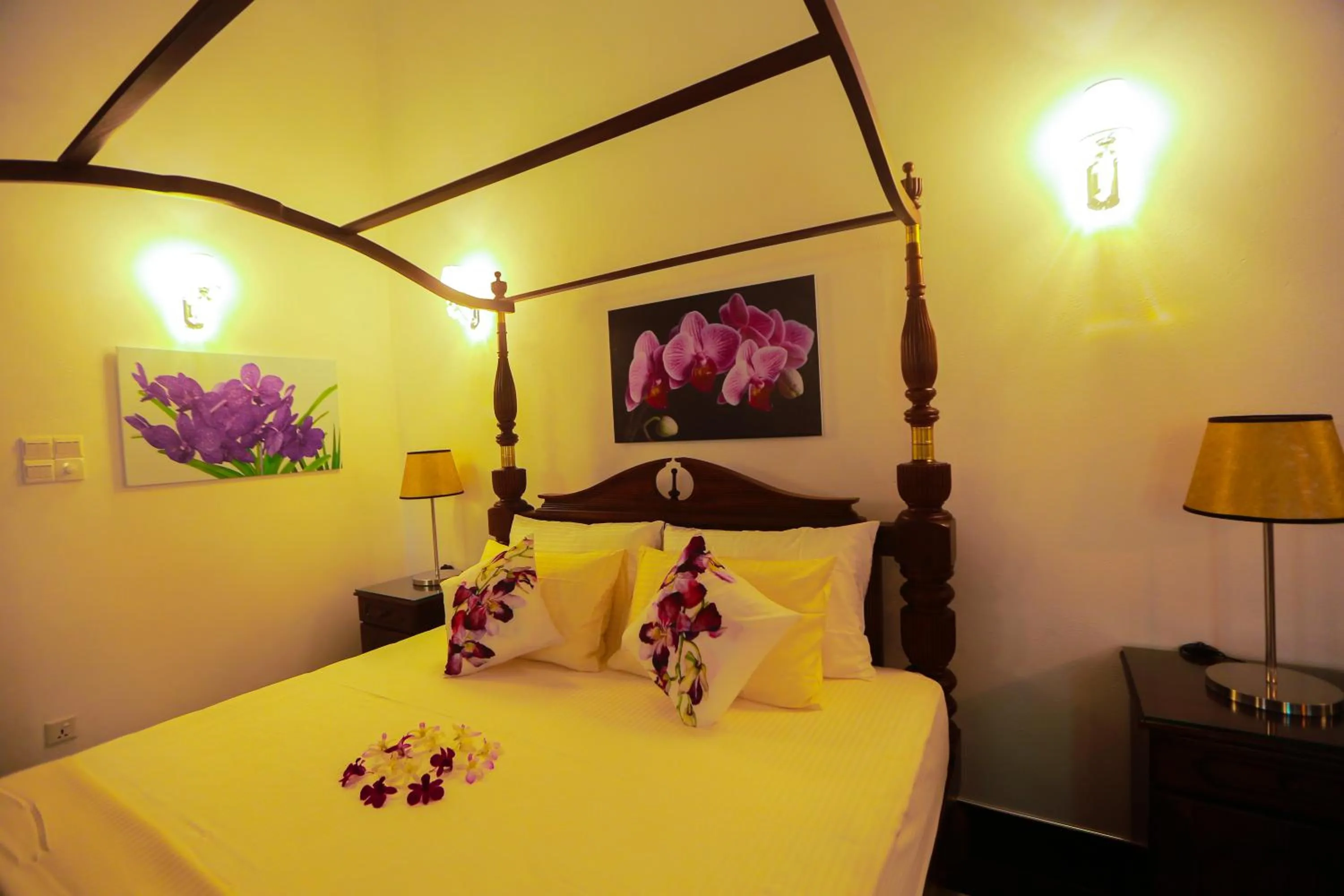 Bed in SRI LANKAN VILLA