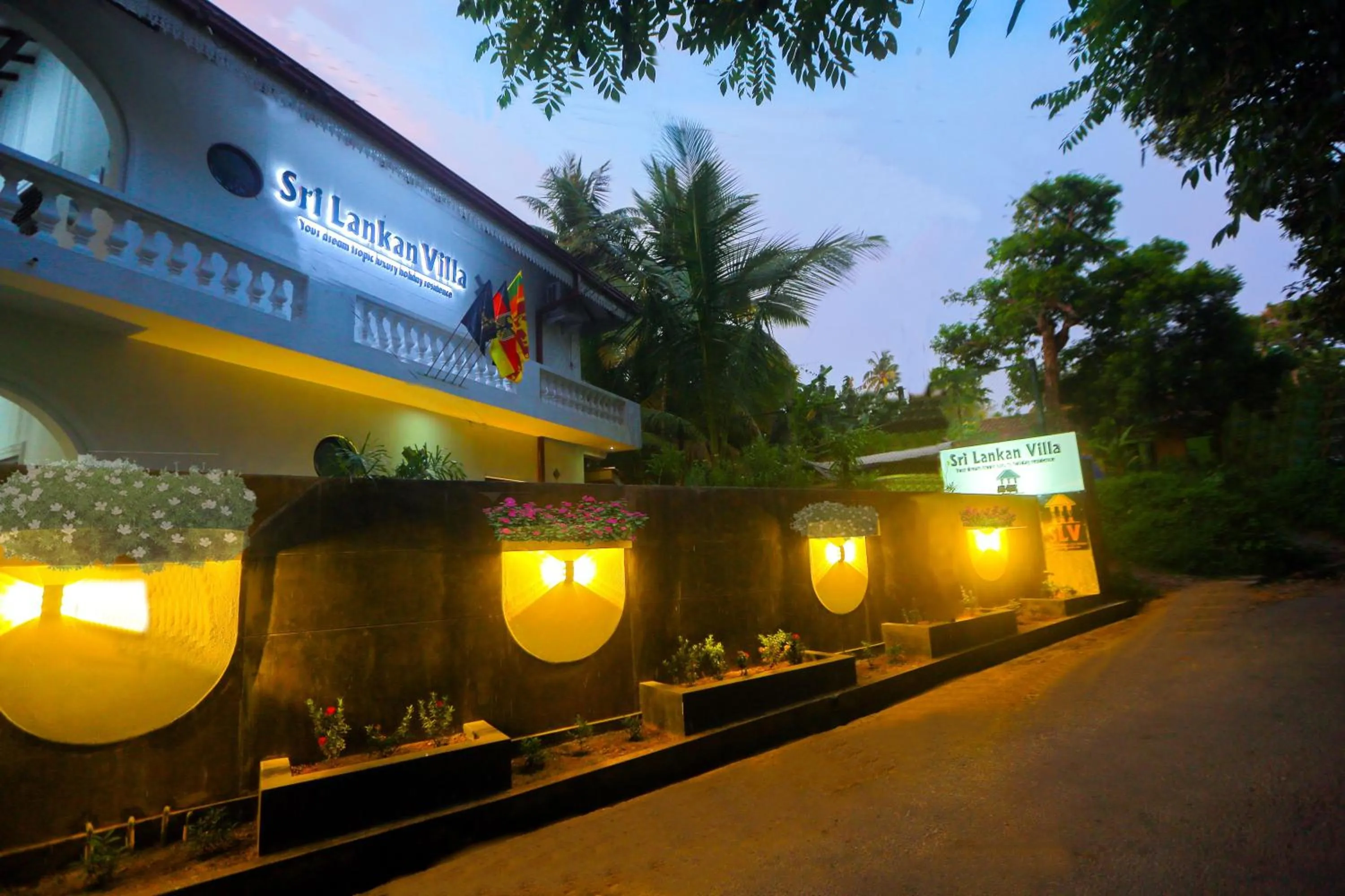 Property building in SRI LANKAN VILLA