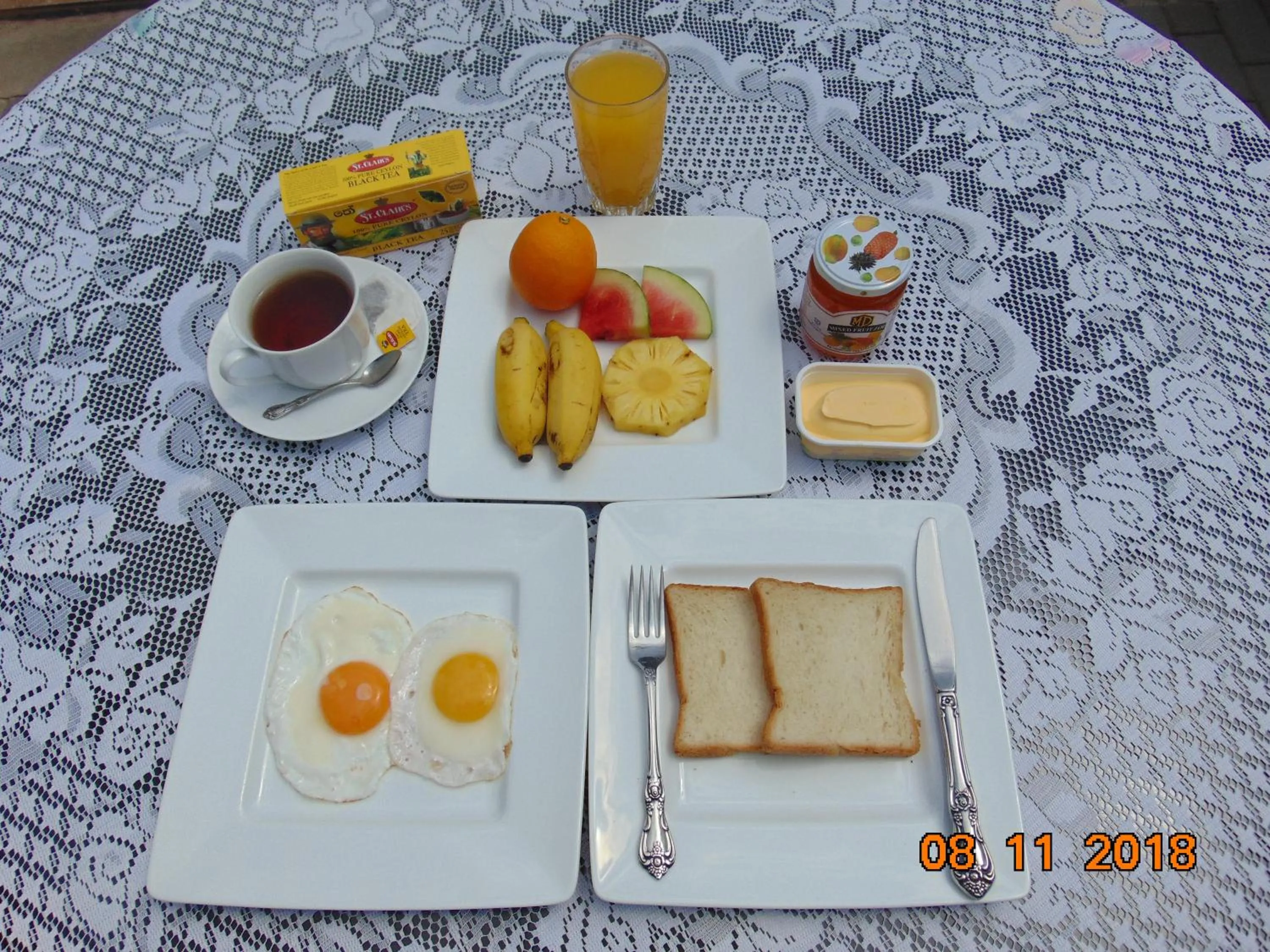 Continental breakfast in SRI LANKAN VILLA