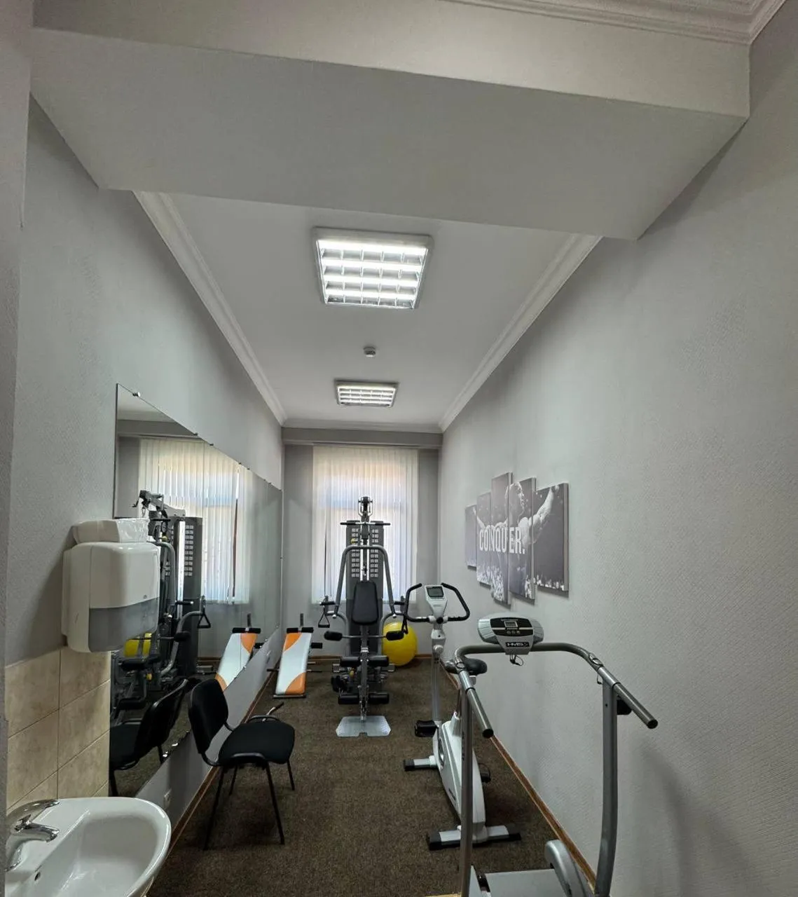 Fitness centre/facilities in Regency Hotel