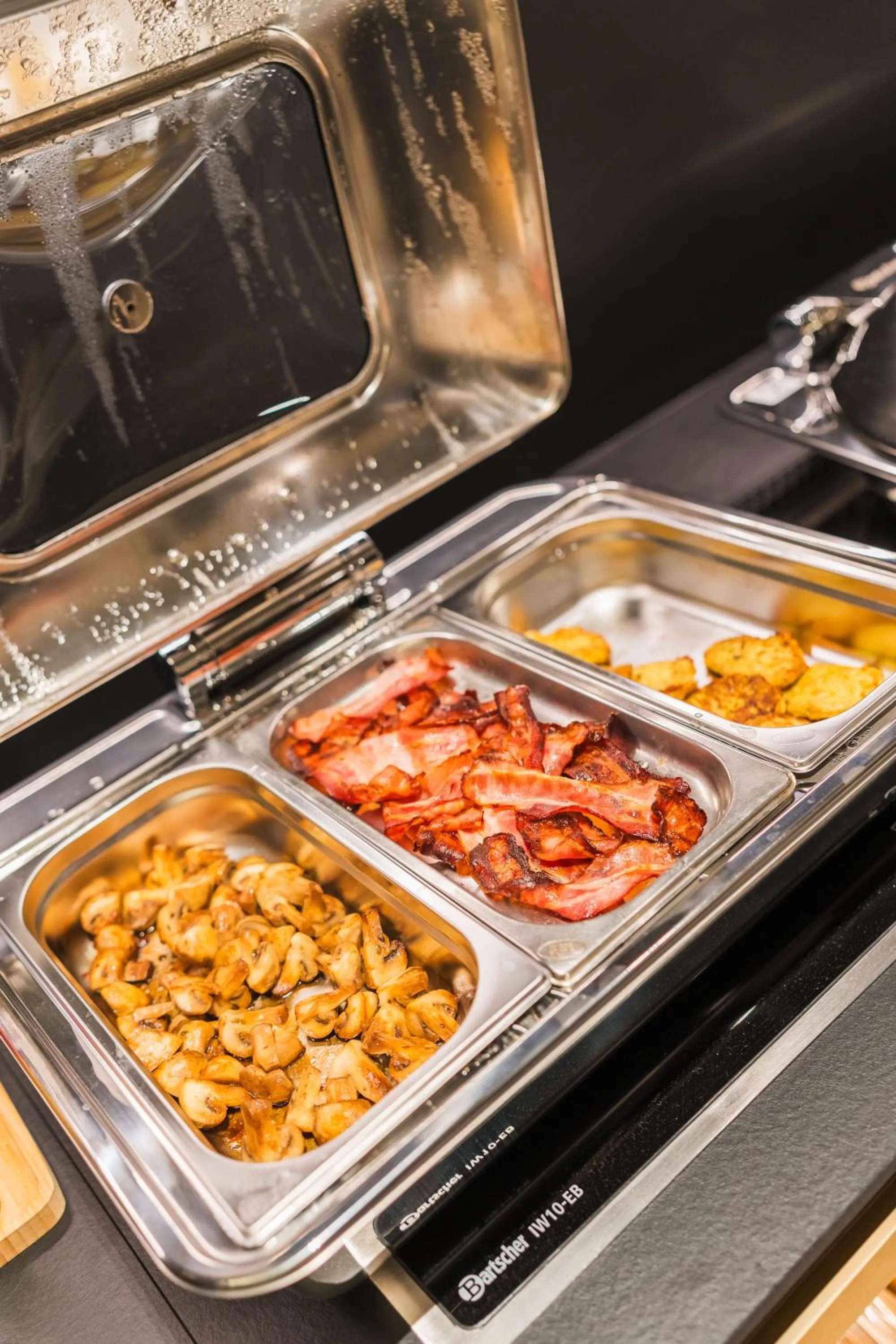 Buffet breakfast in Regency Hotel