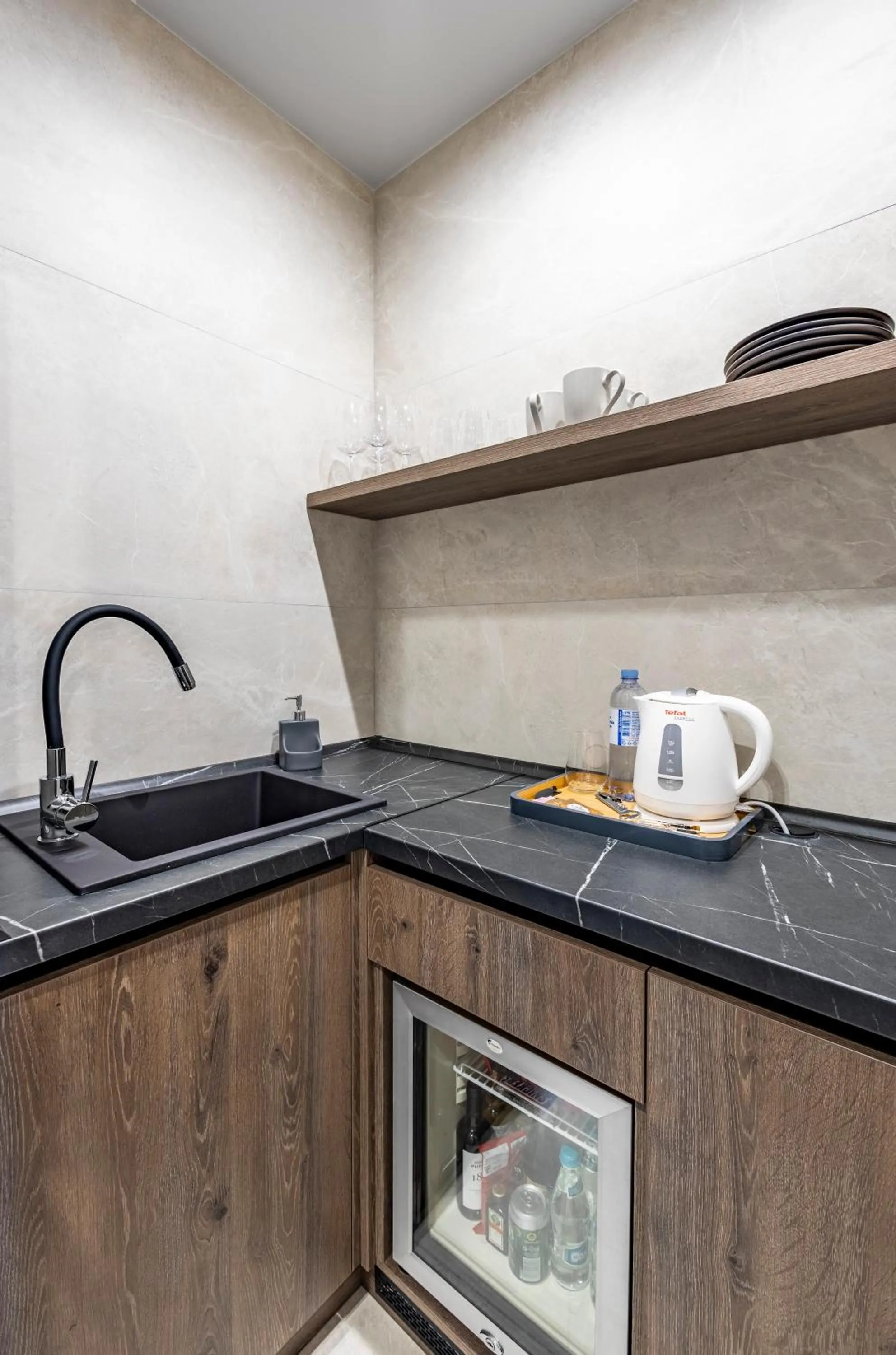 Kitchen or kitchenette in Regency Hotel