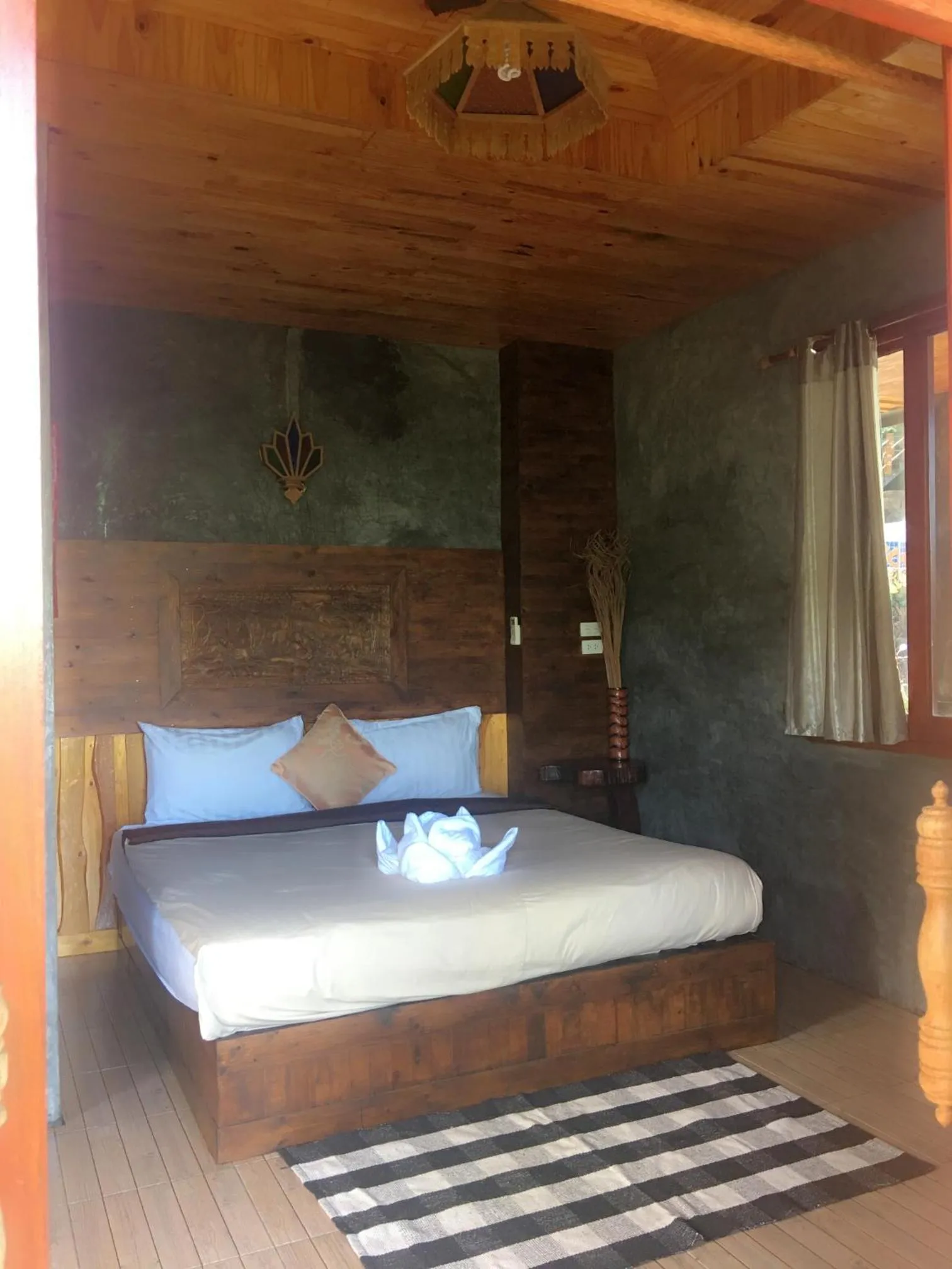 Photo of the whole room, Bed in Sea Rock Resort