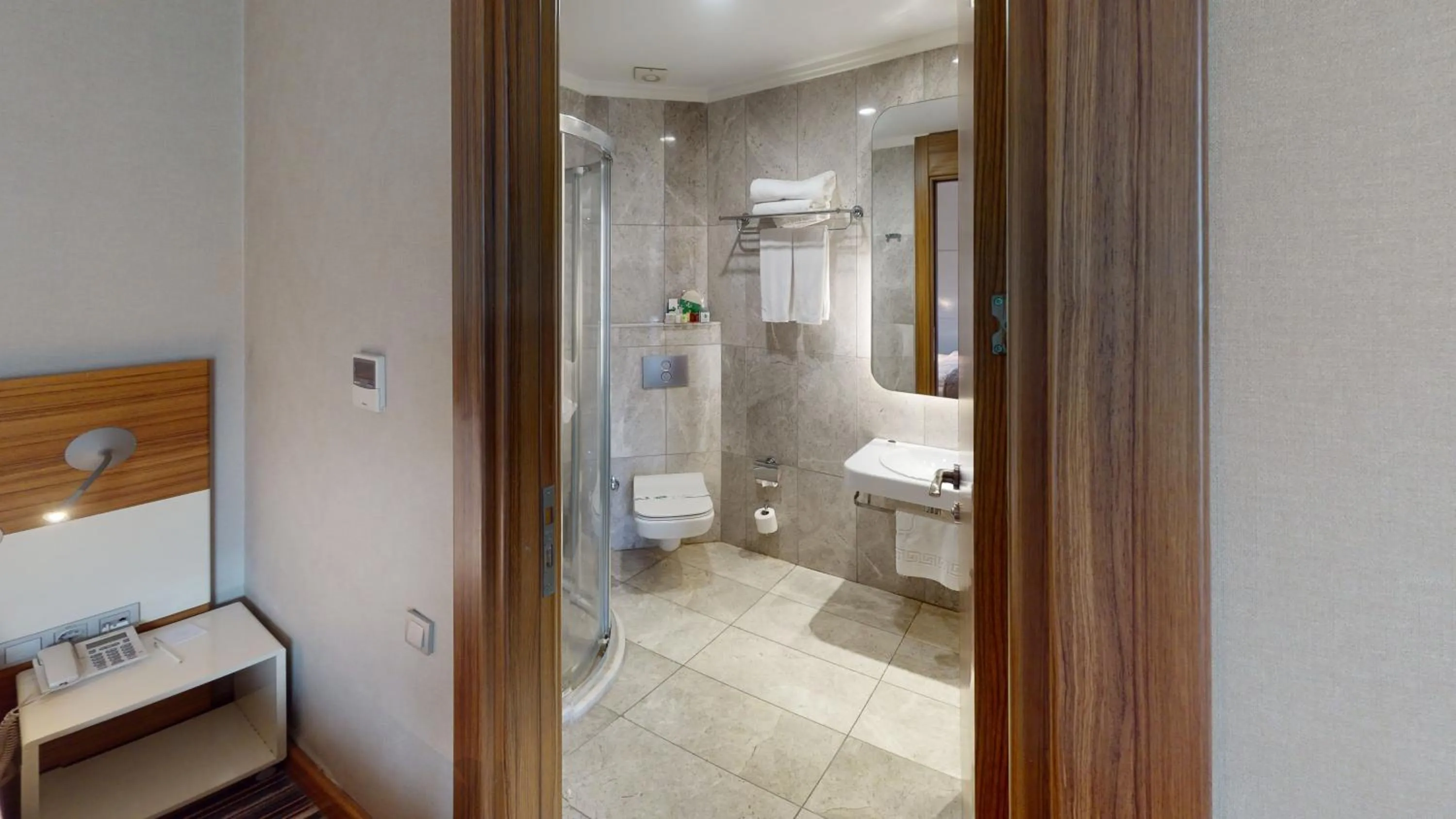 Shower in Mimi Hotel Ankara