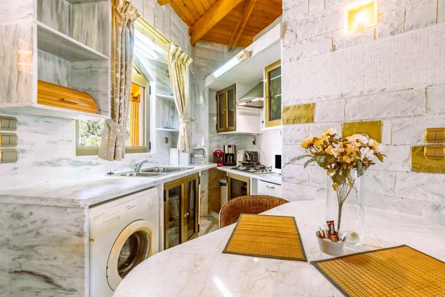 Coffee/tea facilities in Paco's Resort Holiday Flats