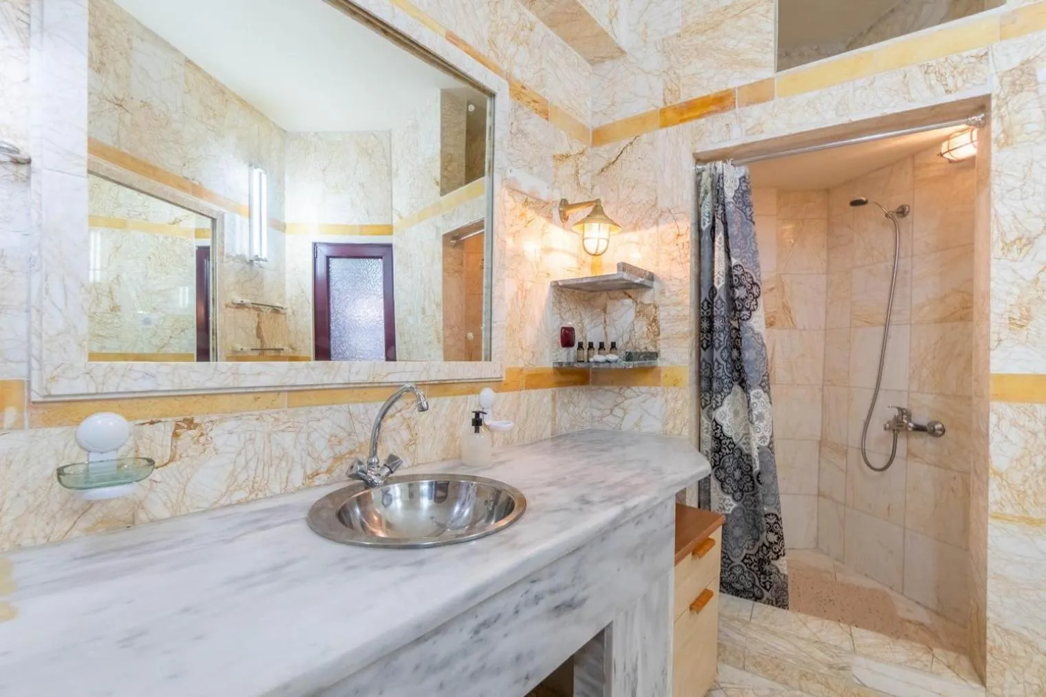 Shower in Paco's Resort Holiday Flats