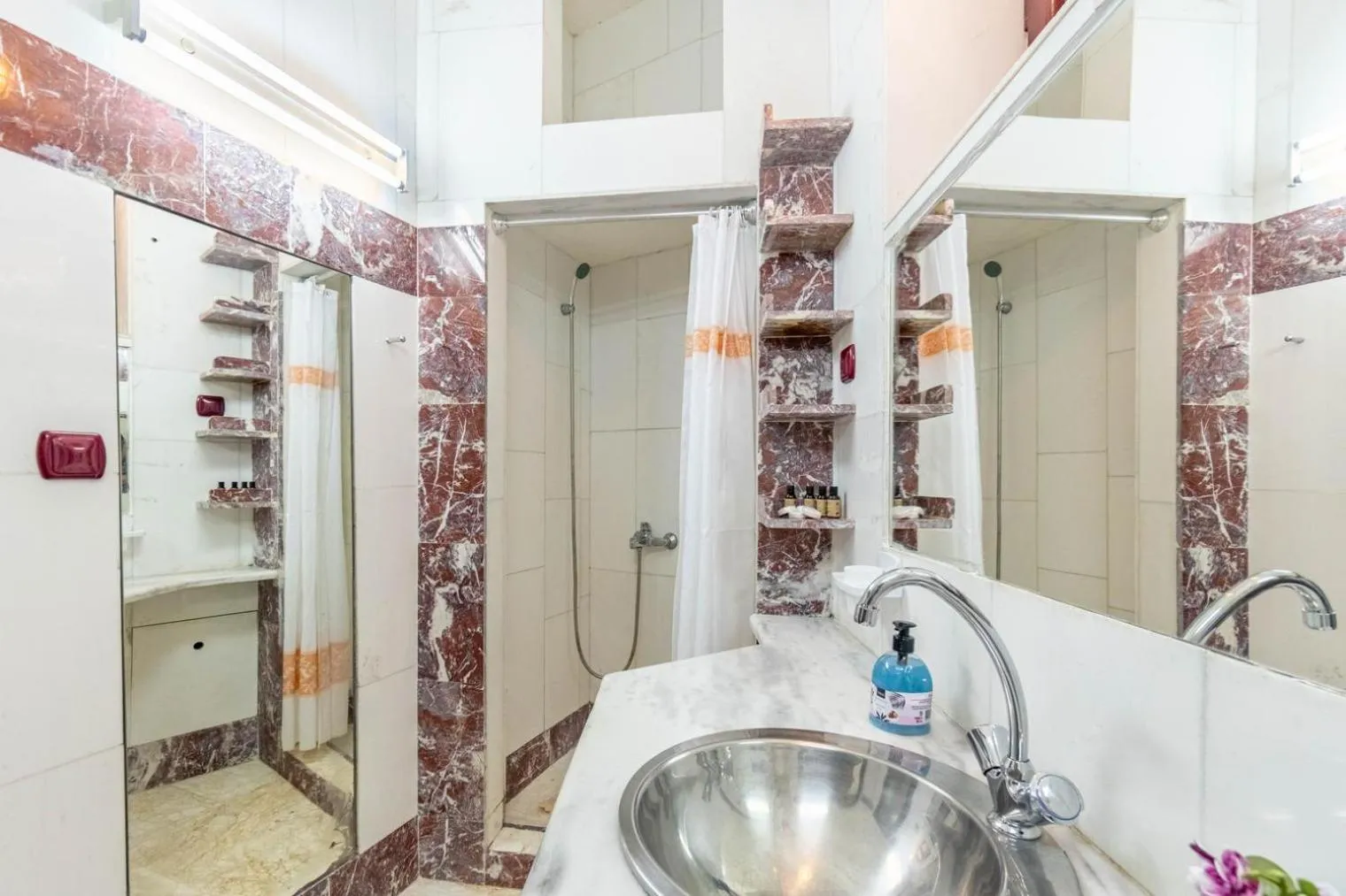 Shower in Paco's Resort Holiday Flats