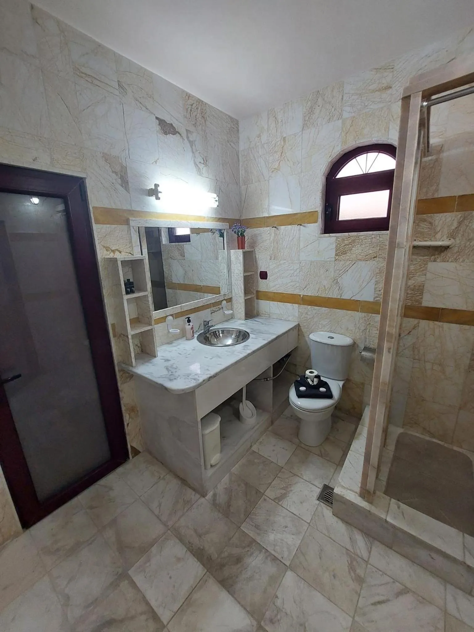 Shower in Paco's Resort Holiday Flats