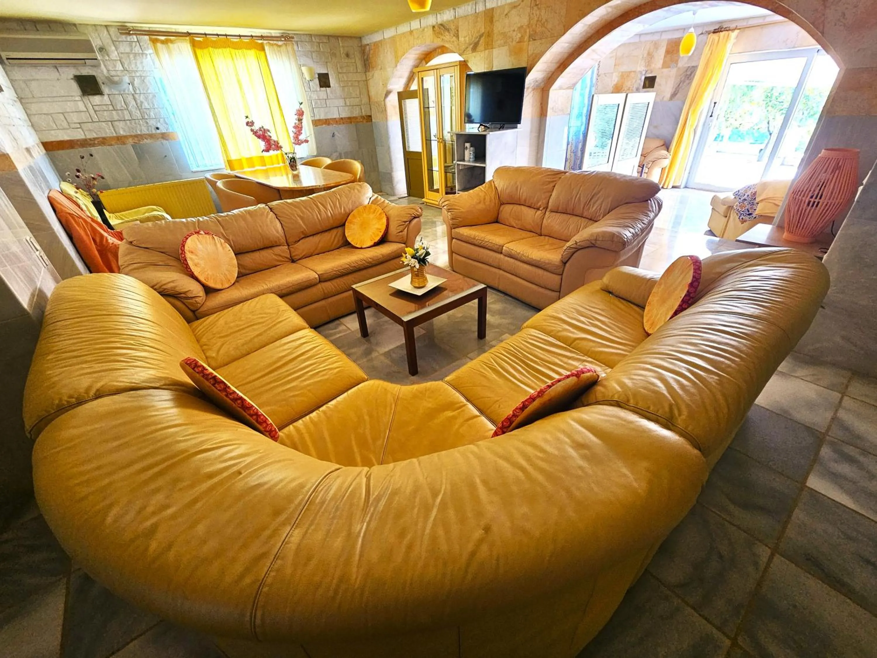 TV and multimedia in Paco's Resort Holiday Flats