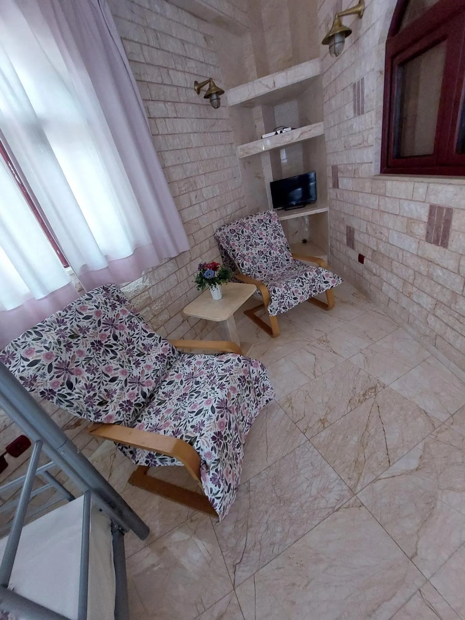 TV and multimedia in Paco's Resort Holiday Flats