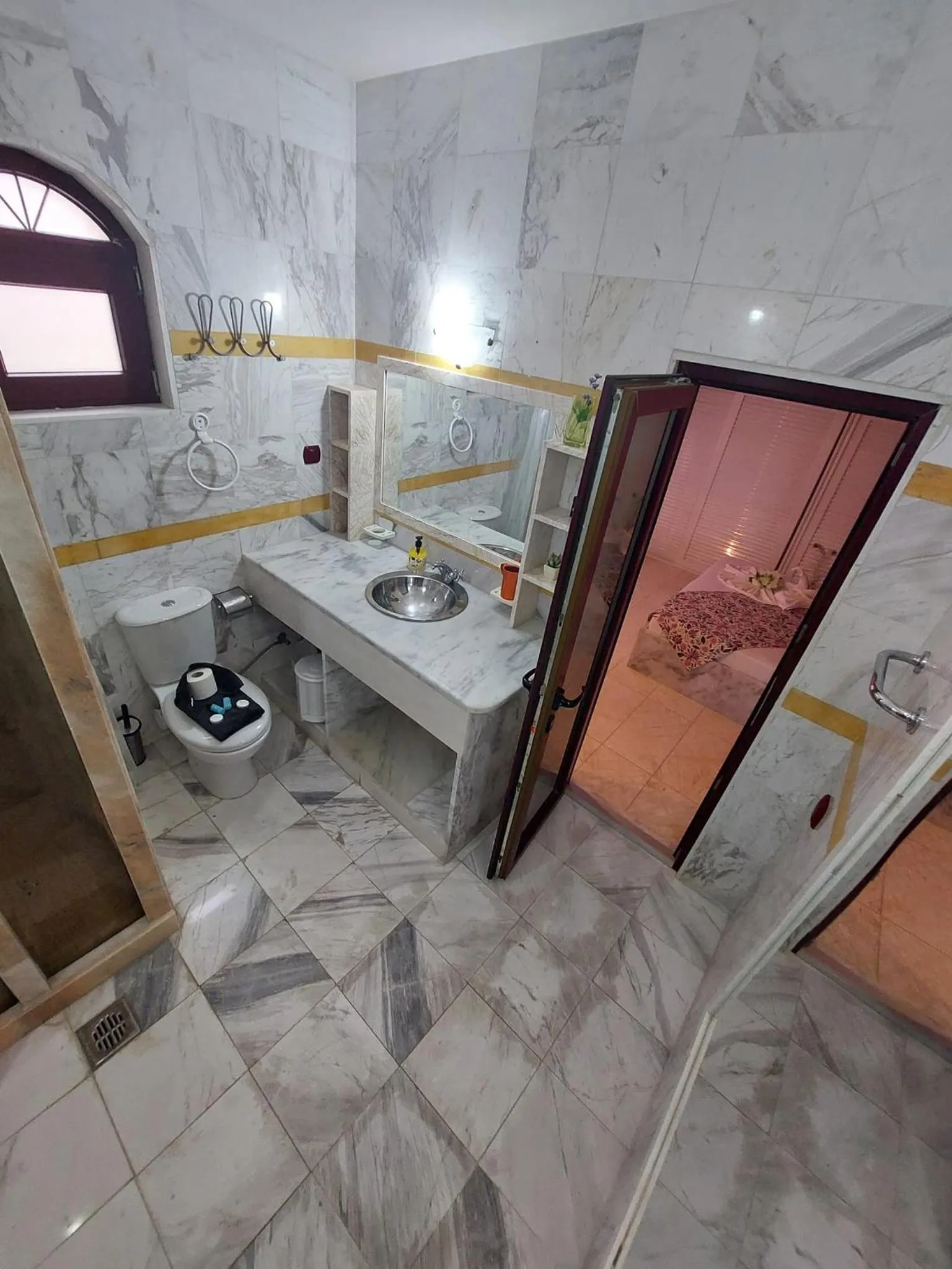 Shower in Paco's Resort Holiday Flats