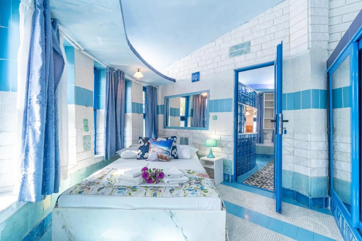 TV and multimedia in Paco's Resort Holiday Flats