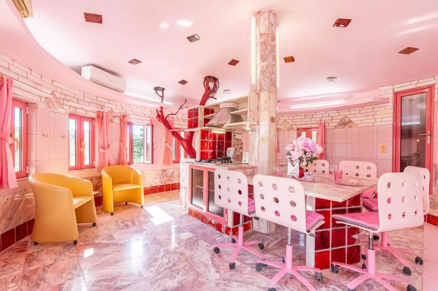 Dining area in Paco's Resort Holiday Flats